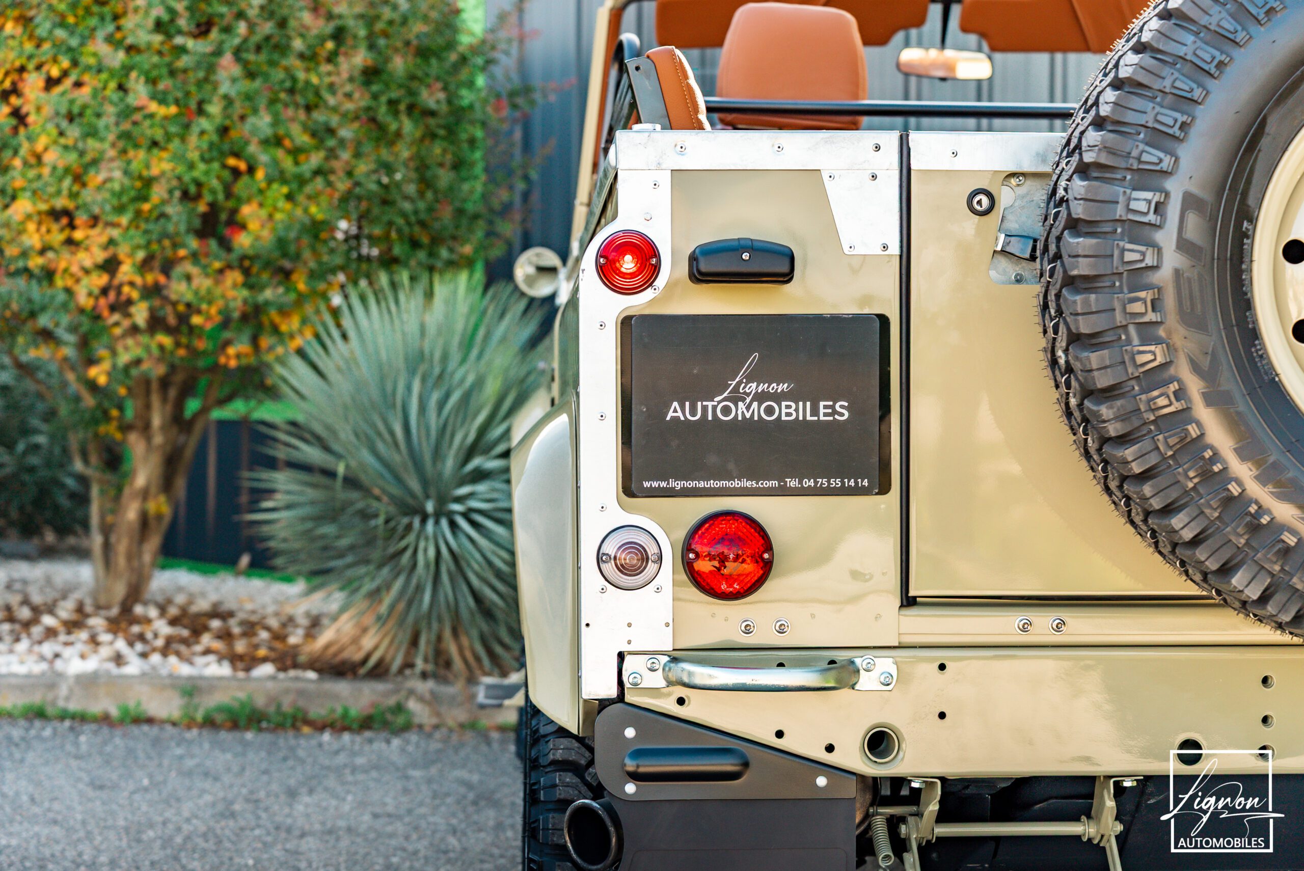 Photo Land Rover Defender 90 td5 "Daktari Beige"