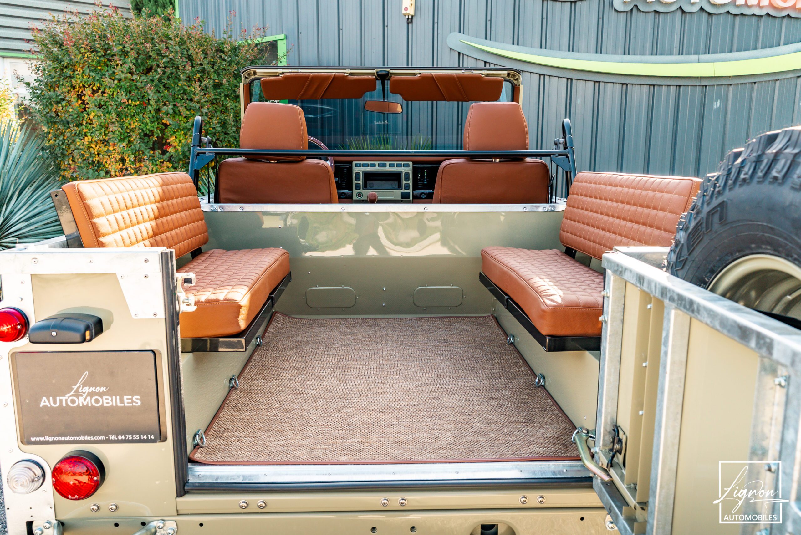 Photo Land Rover Defender 90 td5 "Daktari Beige"