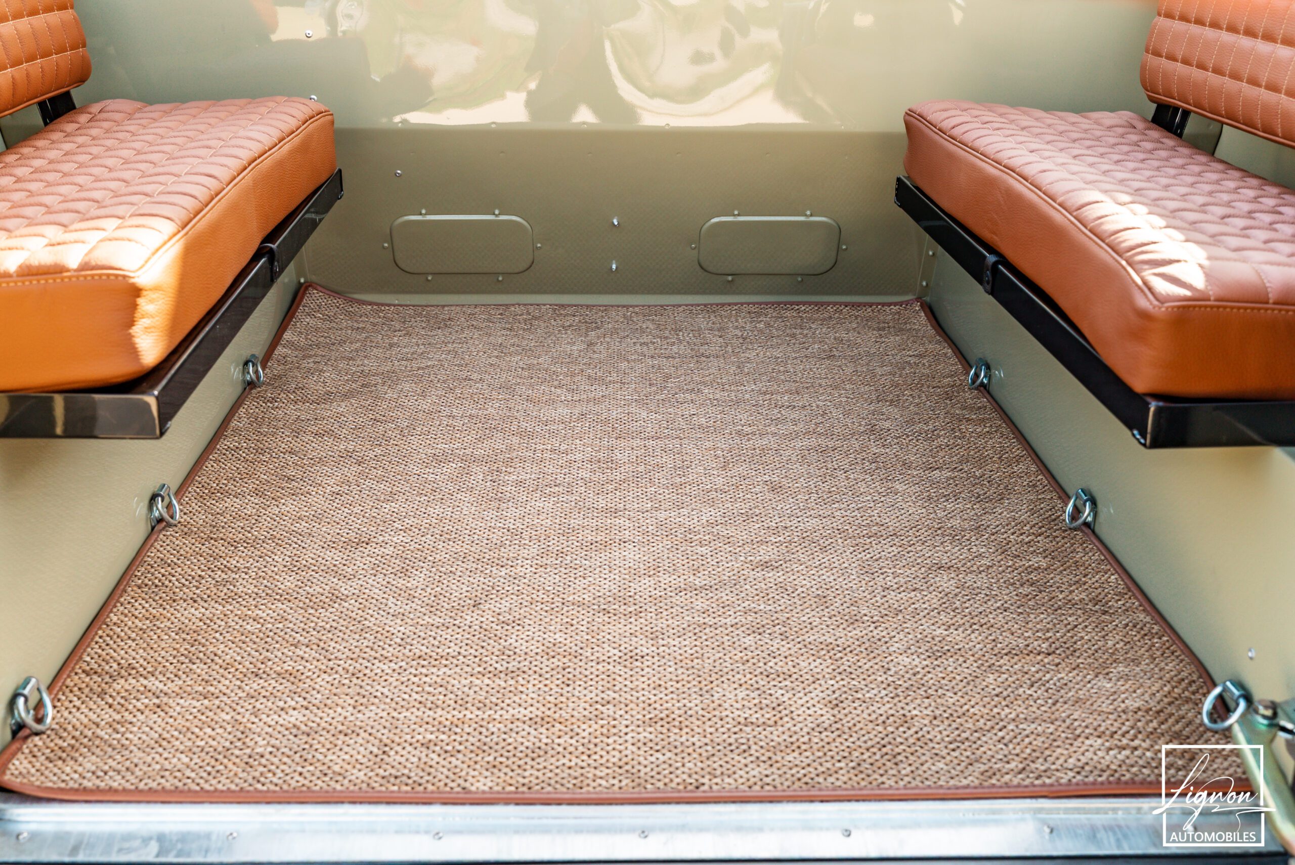 Photo Land Rover Defender 90 td5 "Daktari Beige"