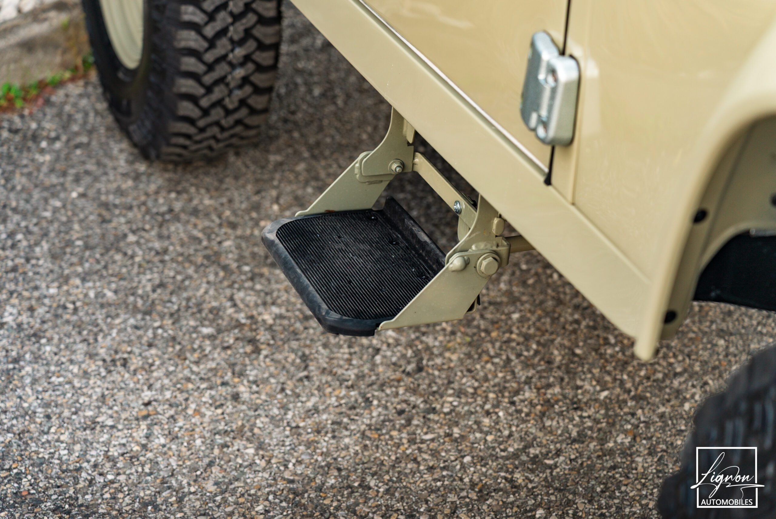 Photo Land Rover Defender 90 td5 "Daktari Beige"