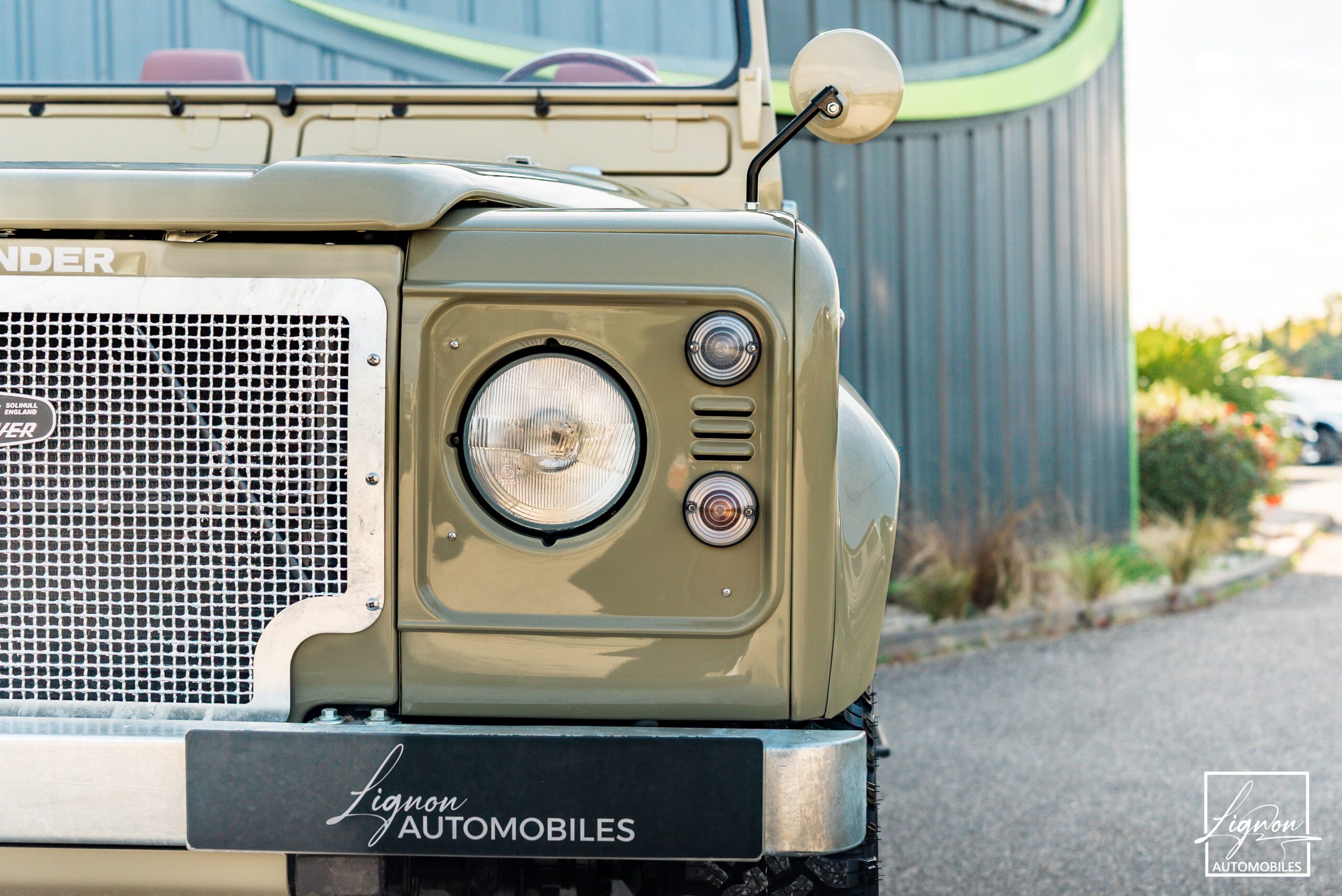 Photo Land Rover Defender 90 td5 "Daktari Beige"