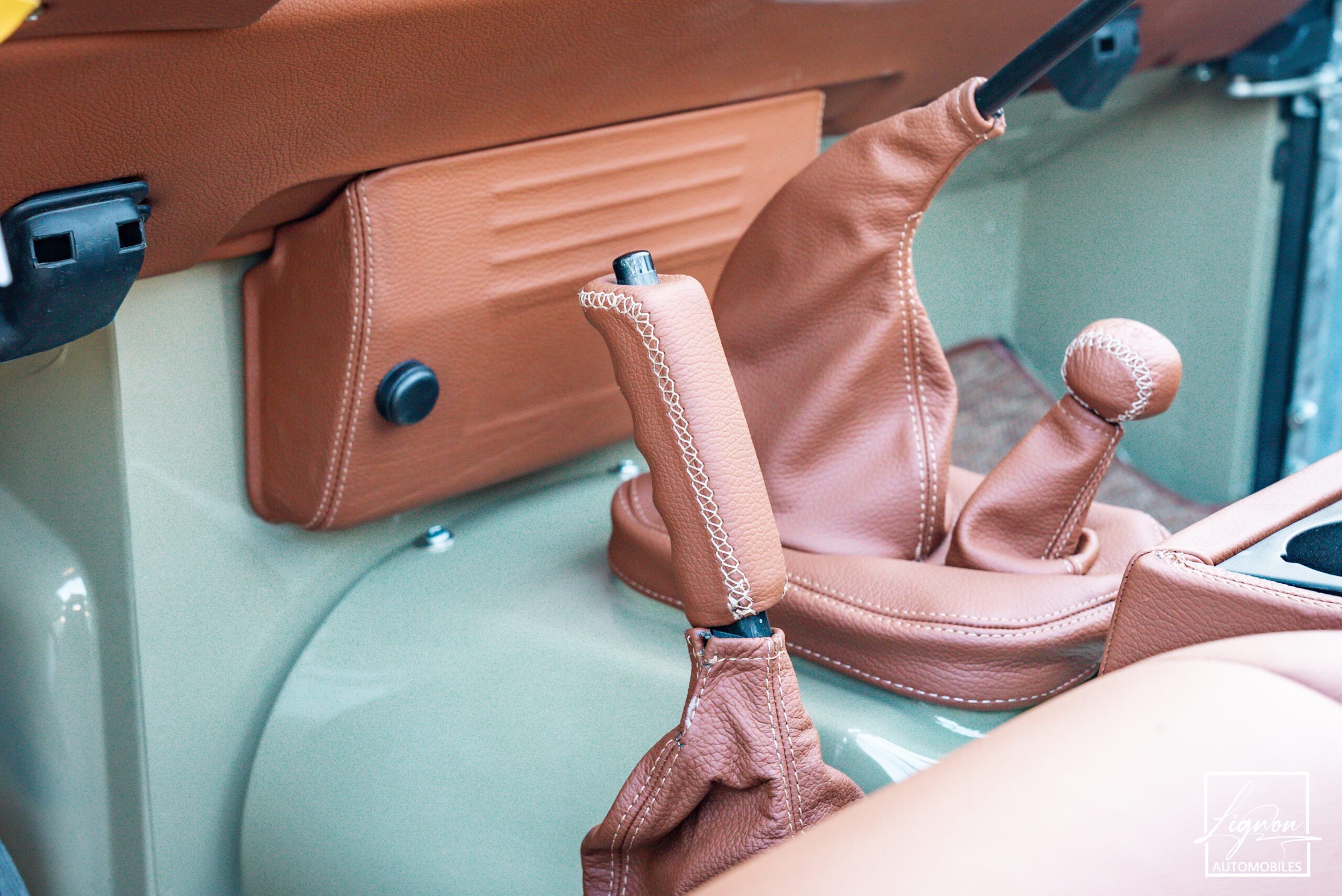 Photo Land Rover Defender 90 td5 "Daktari Beige"