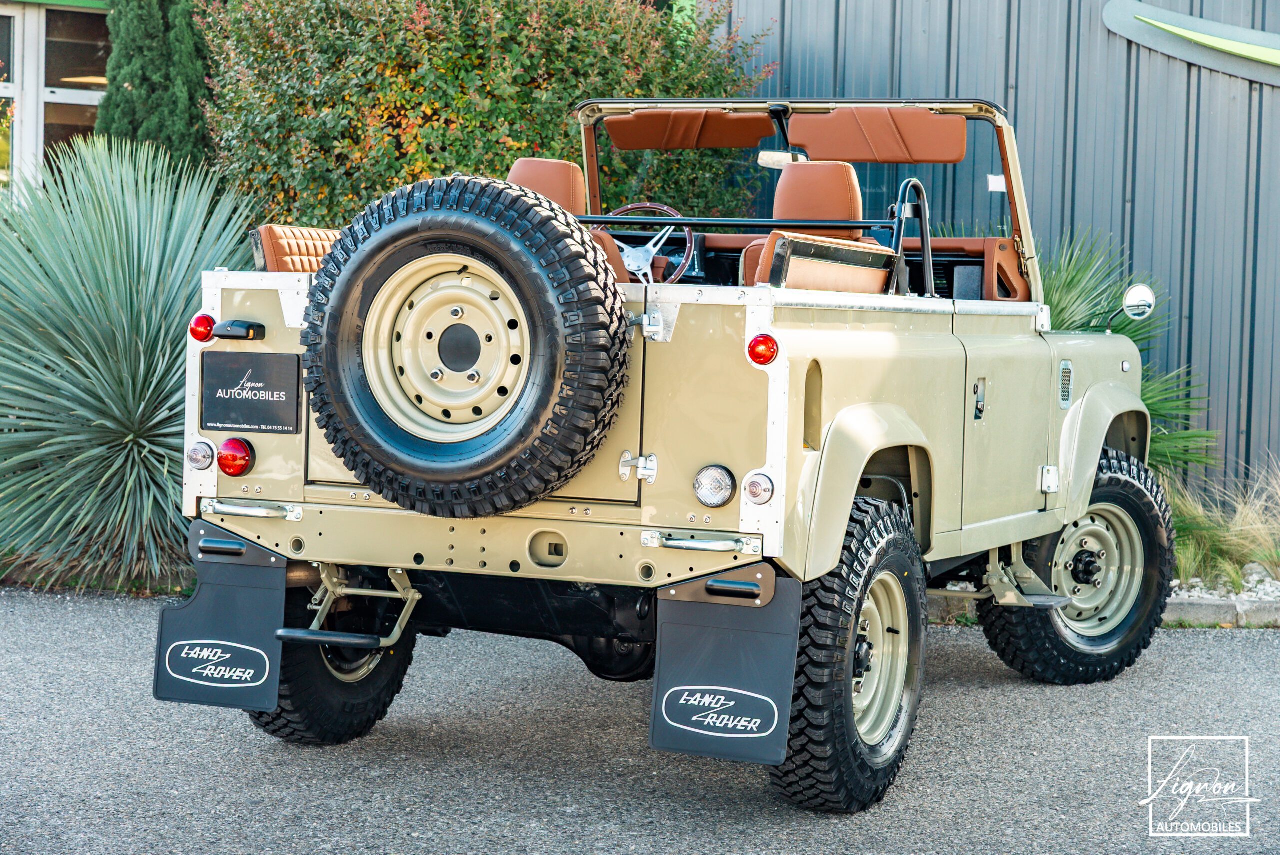 Photo Land Rover Defender 90 td5 "Daktari Beige"