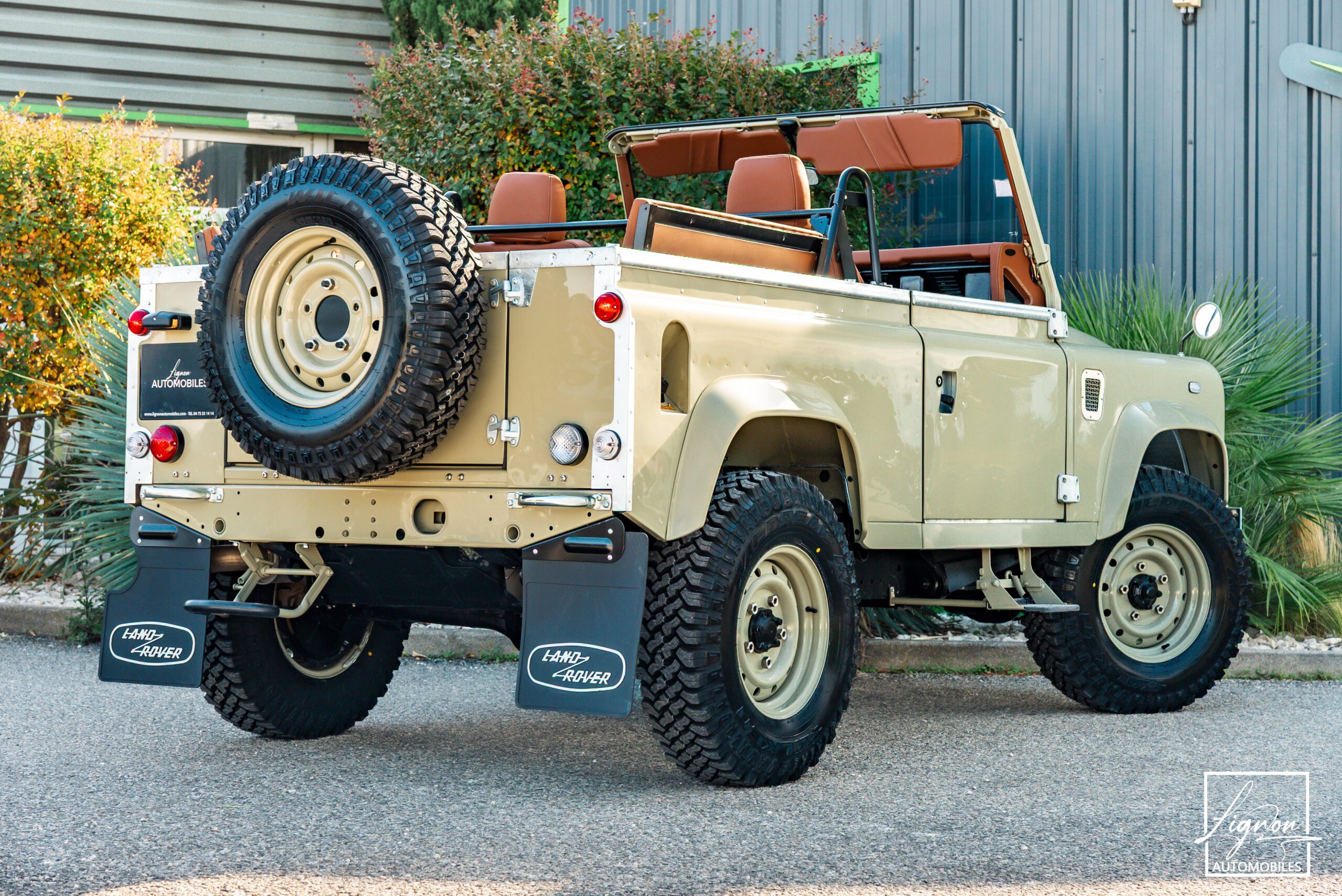 Photo Land Rover Defender 90 td5 "Daktari Beige"