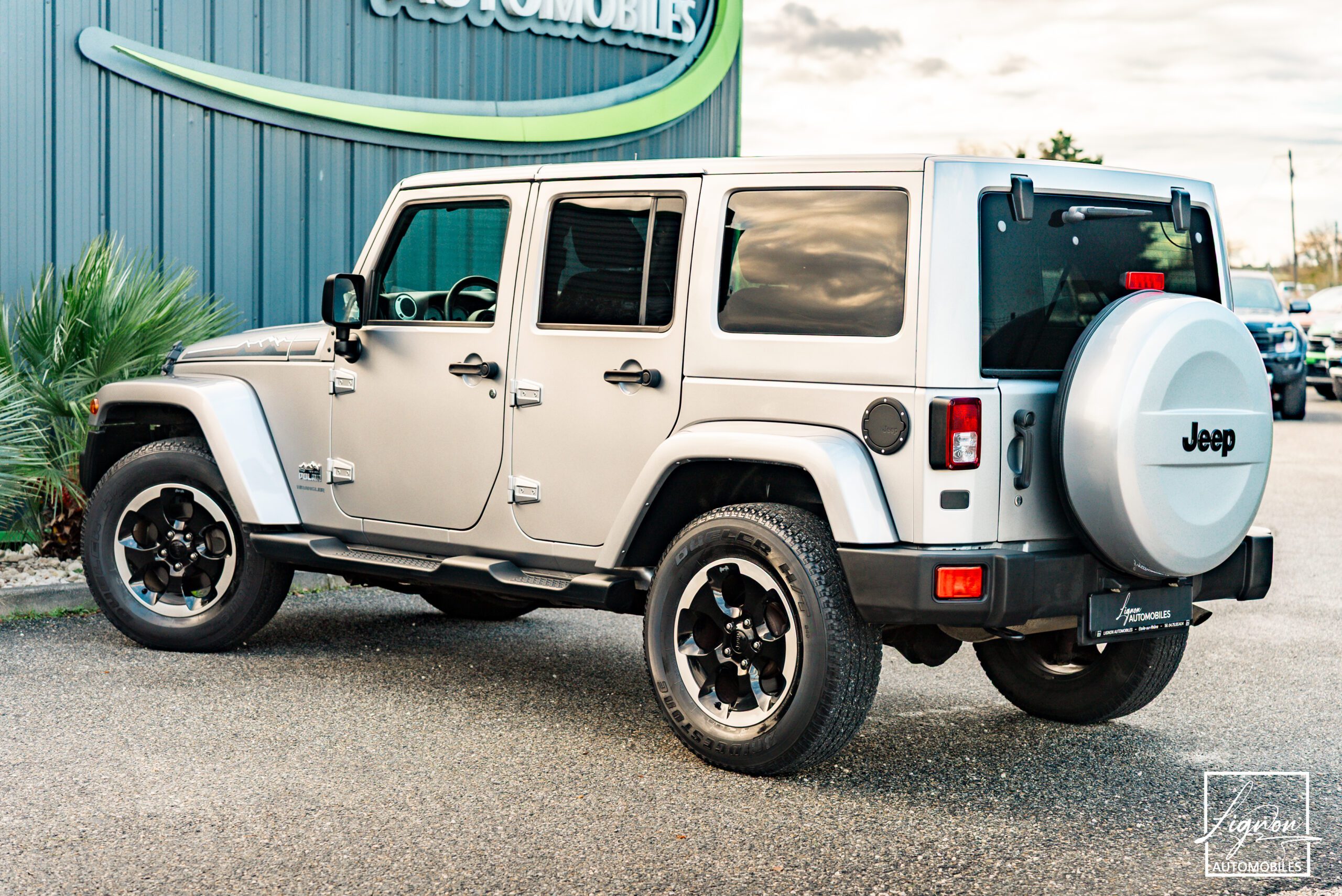 Photo Jeep Wrangler Unlimited Polar 5 portes 3.6 v6 284 ch