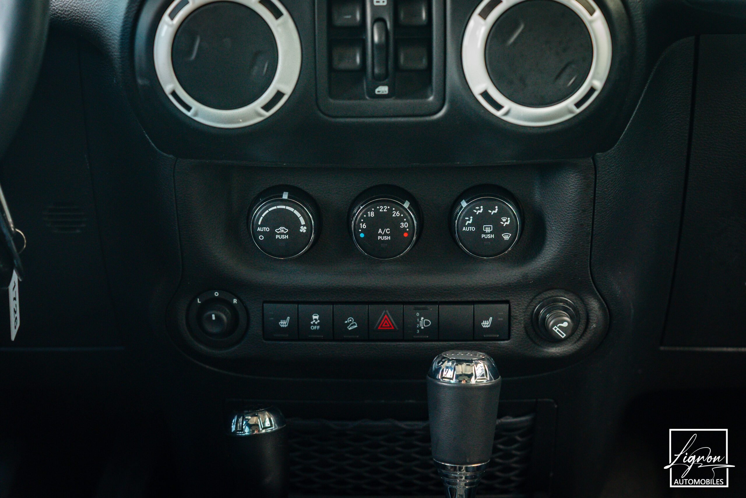 Photo Jeep Wrangler Unlimited Polar 5 portes 3.6 v6 284 ch