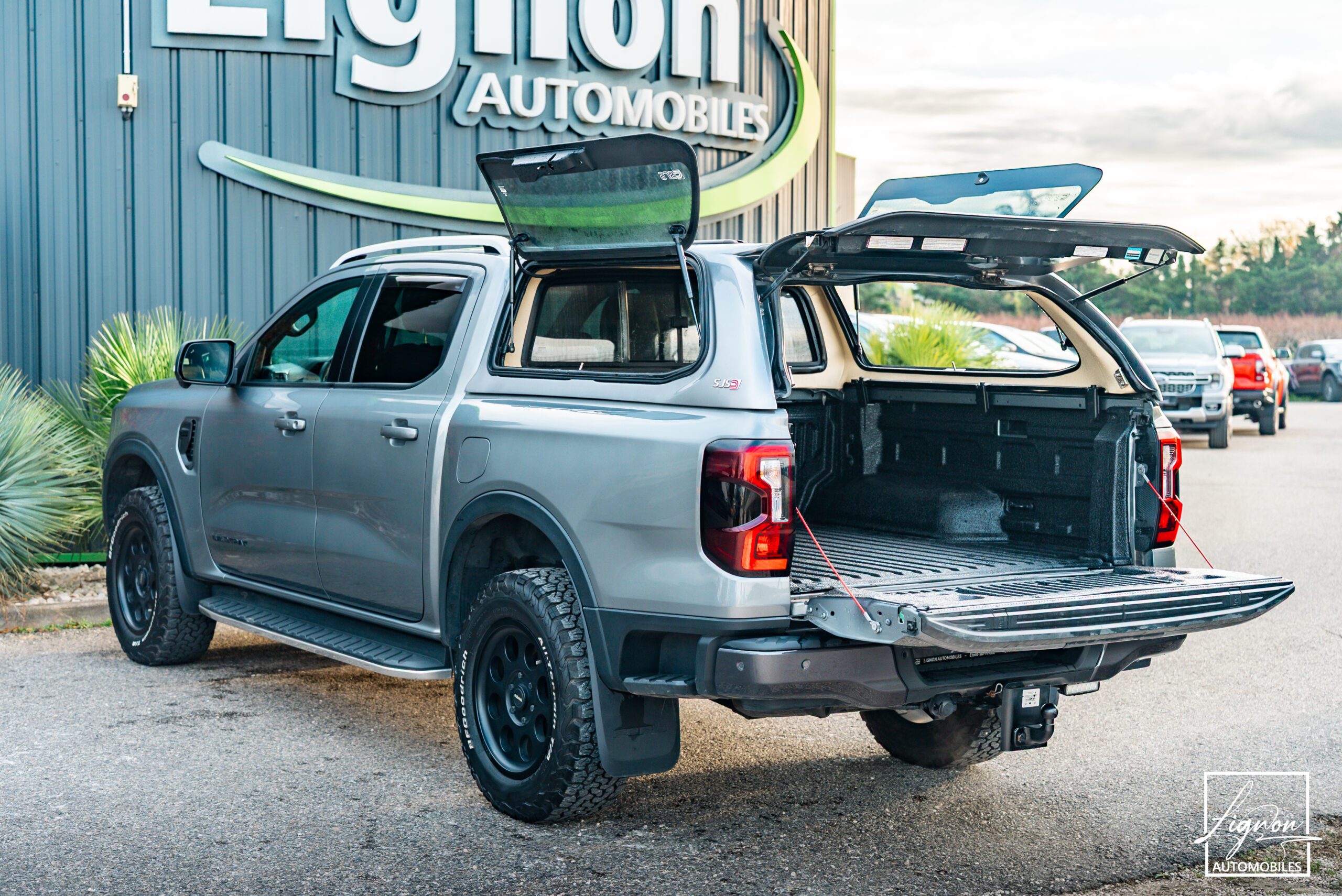 Photo Ford Ranger Wildtrak Double Cabine 2.0 ECOBLUE 205 CH Hard top