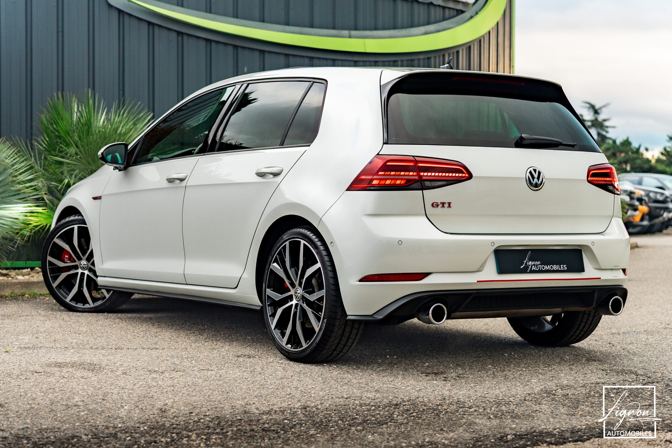 Photo Volkswagen Golf GTI Performance 2.0 TSI 245 DSG - 1er Main