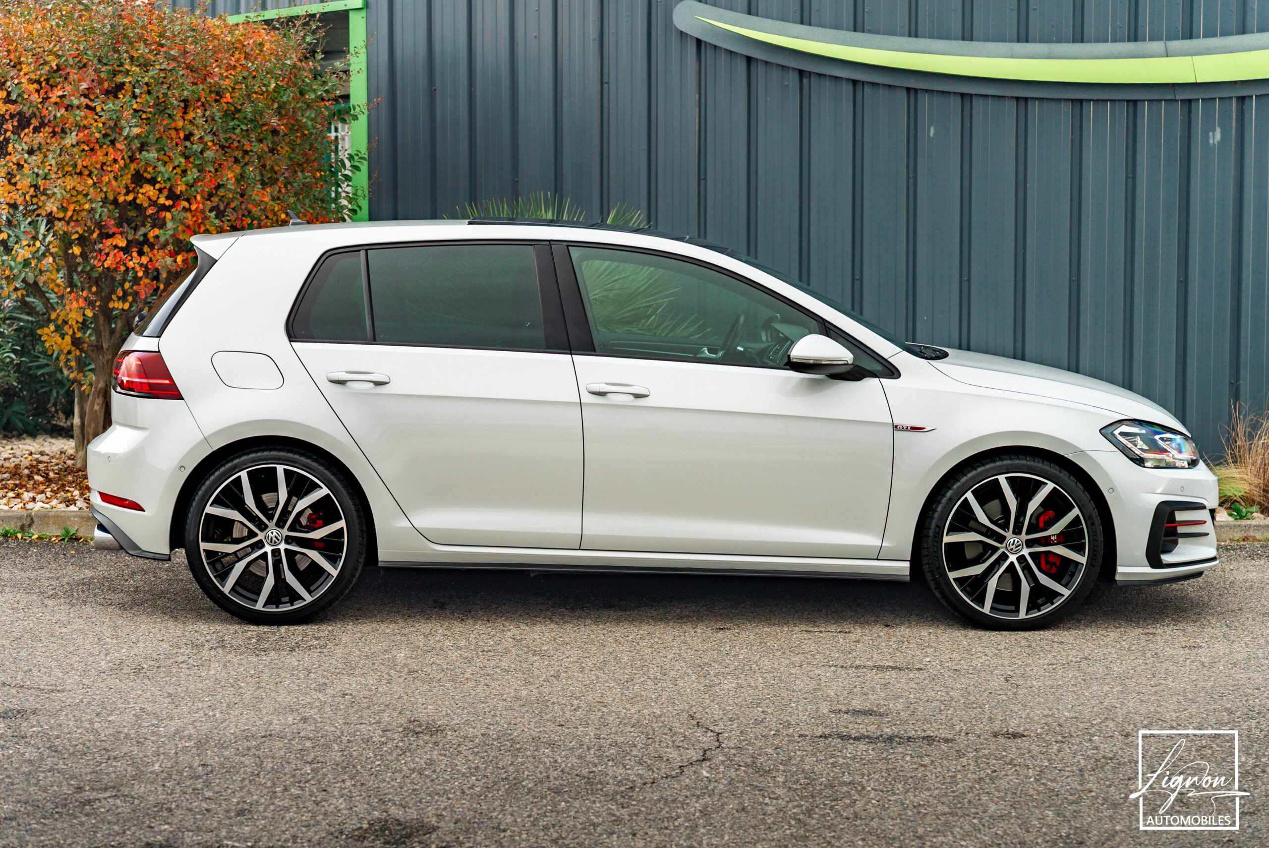 Photo Volkswagen Golf GTI Performance 2.0 TSI 245 DSG - 1er Main