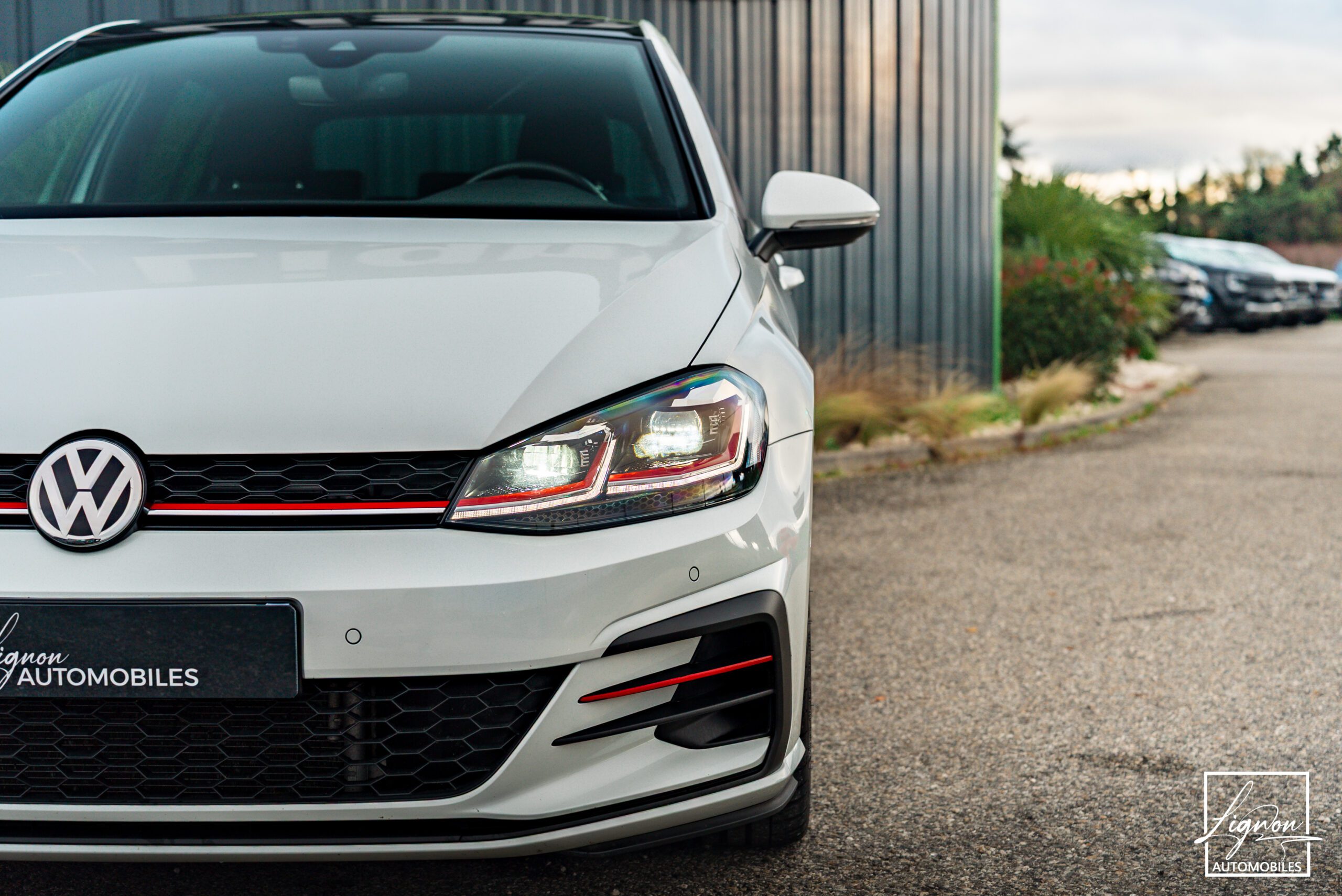 Photo Volkswagen Golf GTI Performance 2.0 TSI 245 DSG - 1er Main