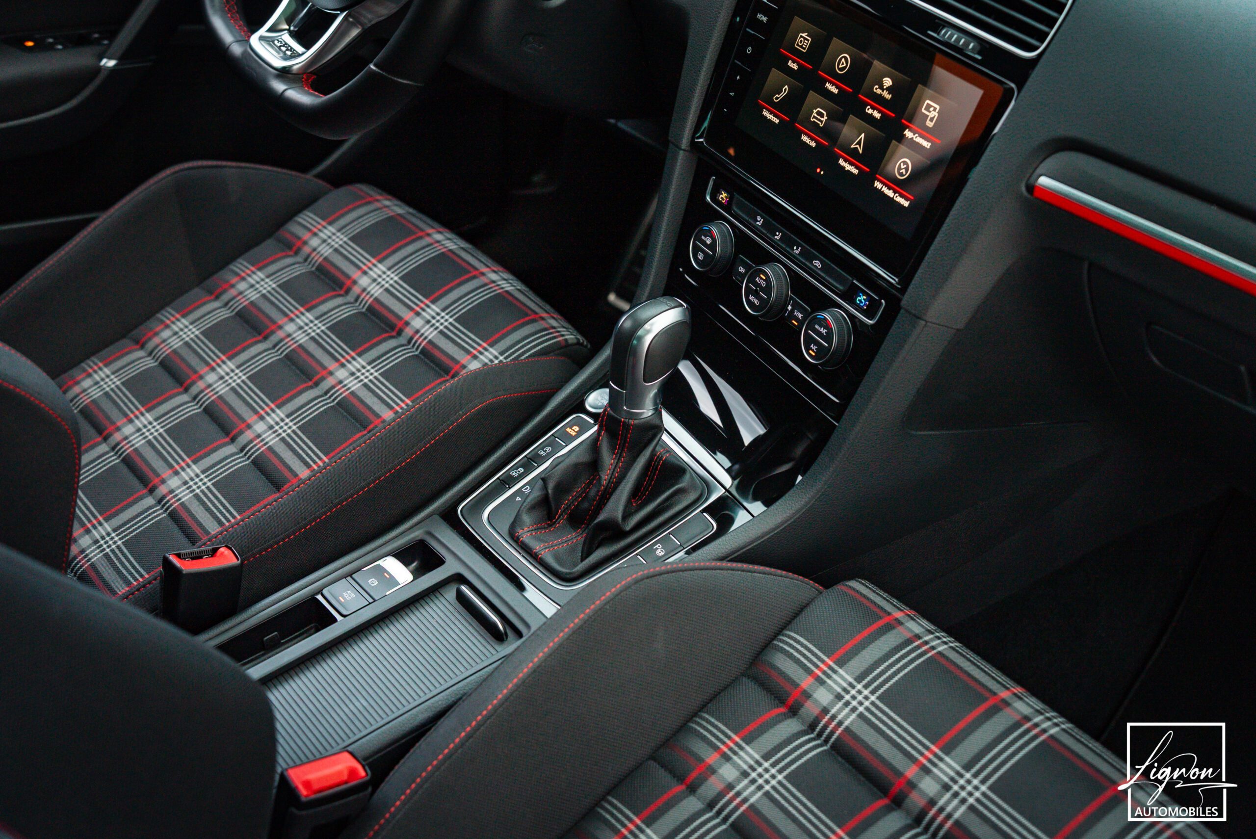 Photo Volkswagen Golf GTI Performance 2.0 TSI 245 DSG - 1er Main