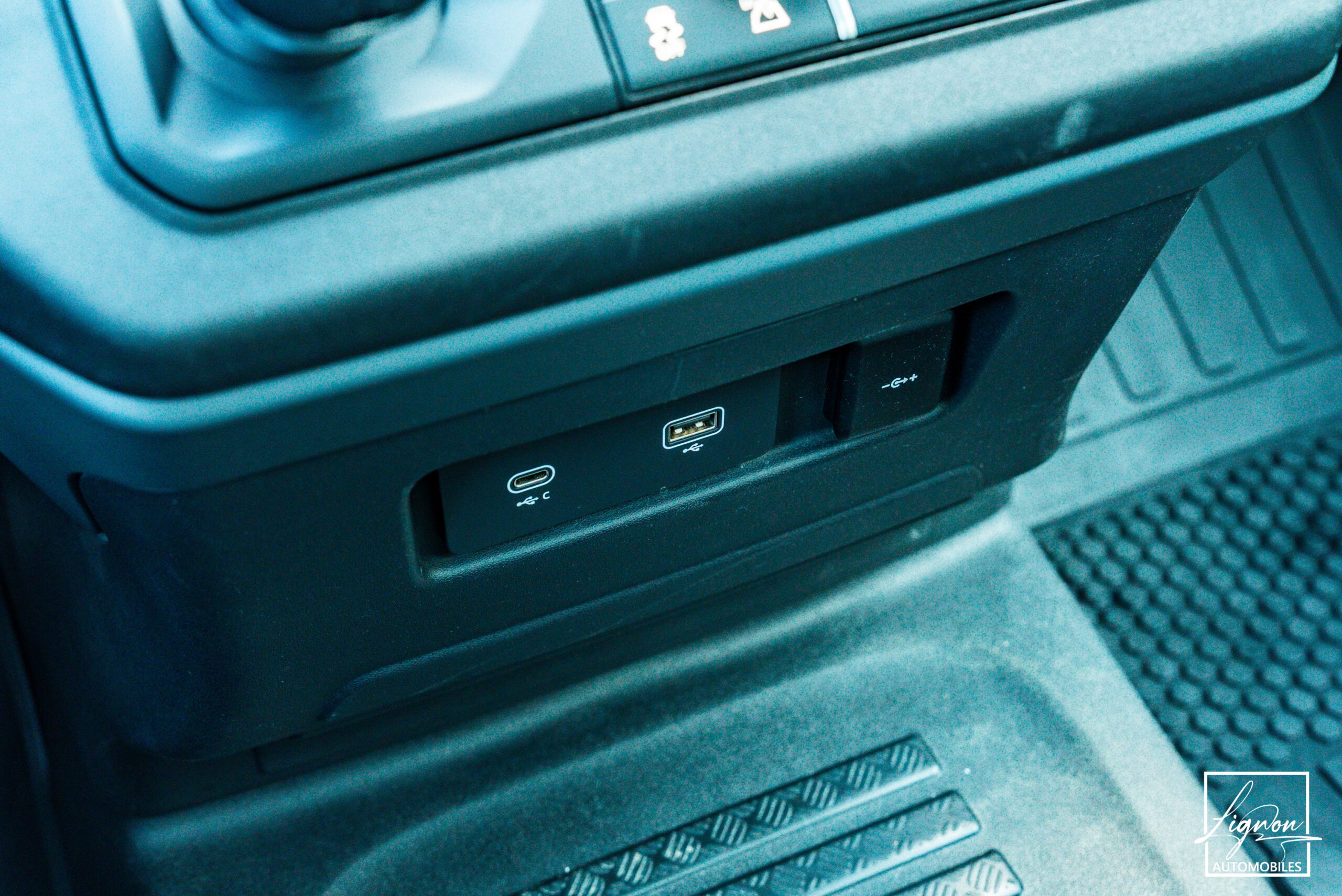 Photo Land Rover Defender 90 P400 3.0 X-Dynamic HSE 3 Places TVA Récupérable