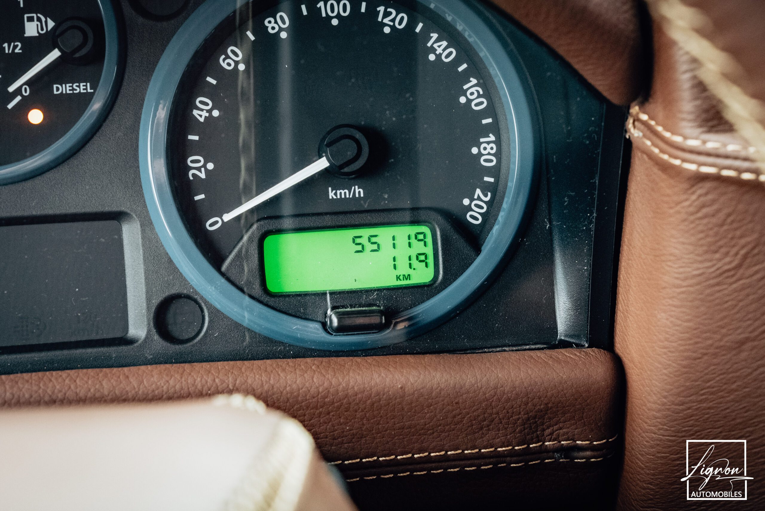 Photo Land Rover Defender 110 SW 2.2 7 Places "R.A.F Blue"