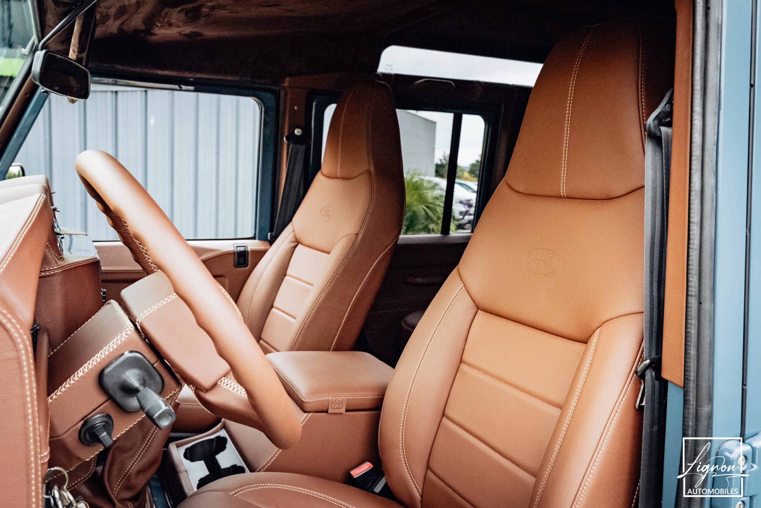 Photo Land Rover Defender 110 SW 2.2 7 Places "R.A.F Blue"