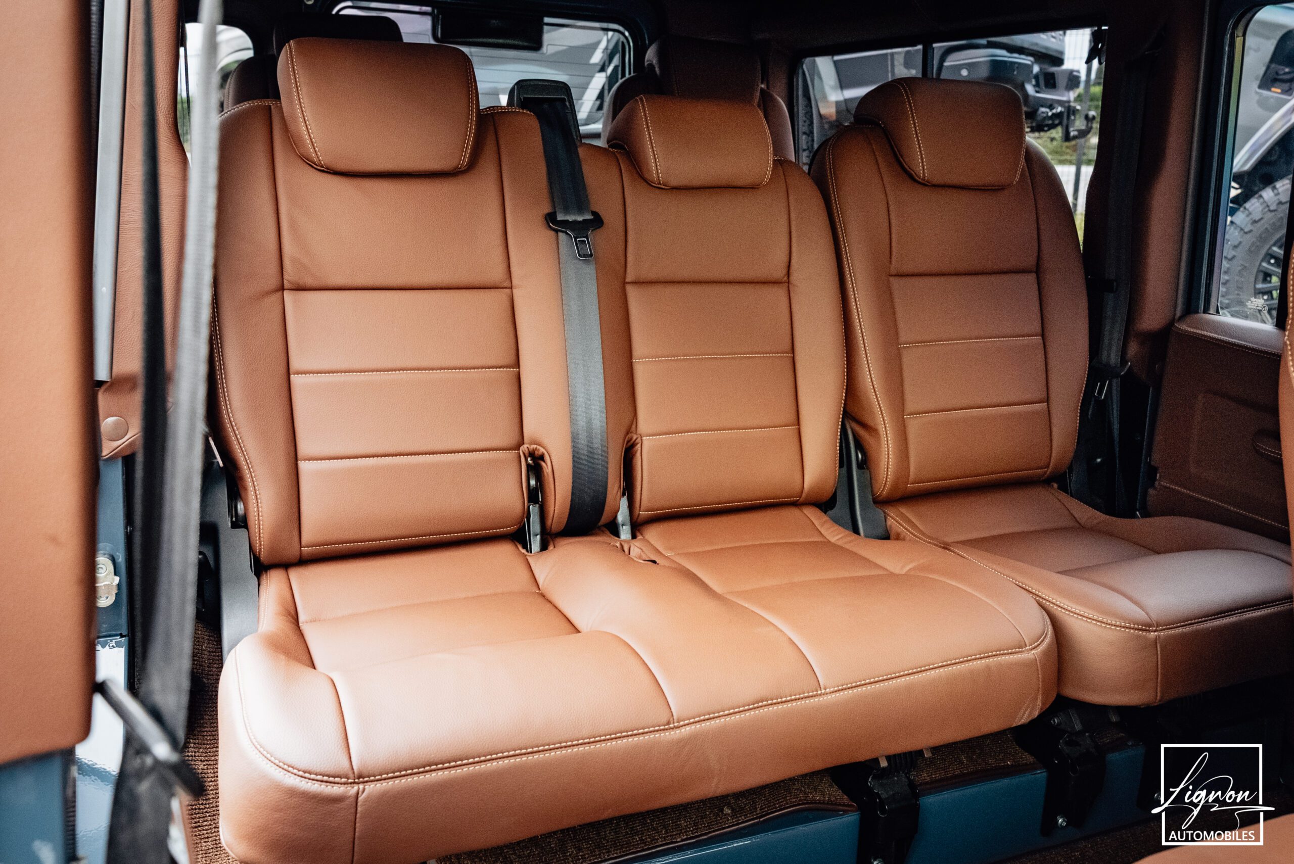 Photo Land Rover Defender 110 SW 2.2 7 Places "R.A.F Blue"