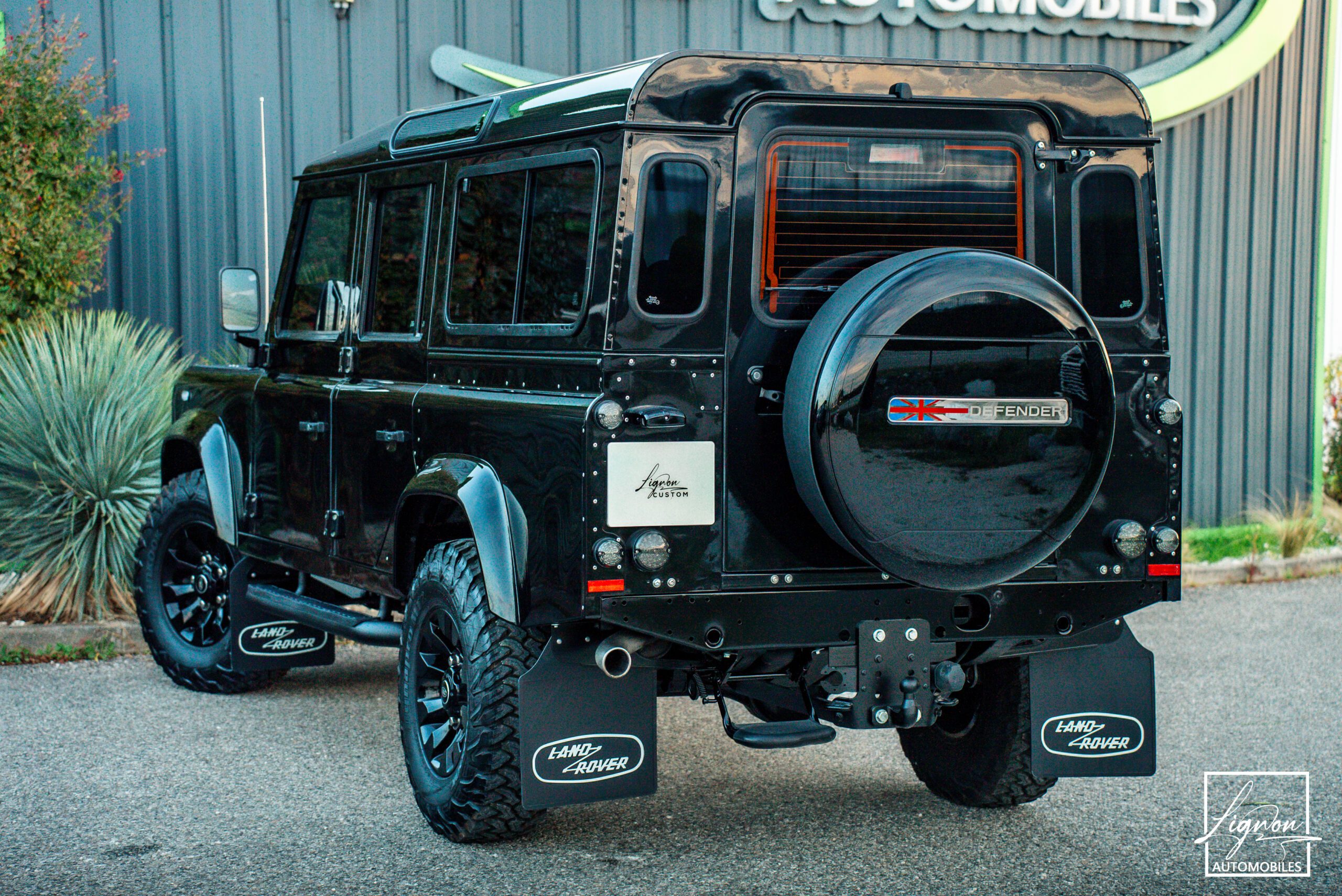 Photo Land Rover Defender "Midgnight Edition" 110 td4 SW 5 places 