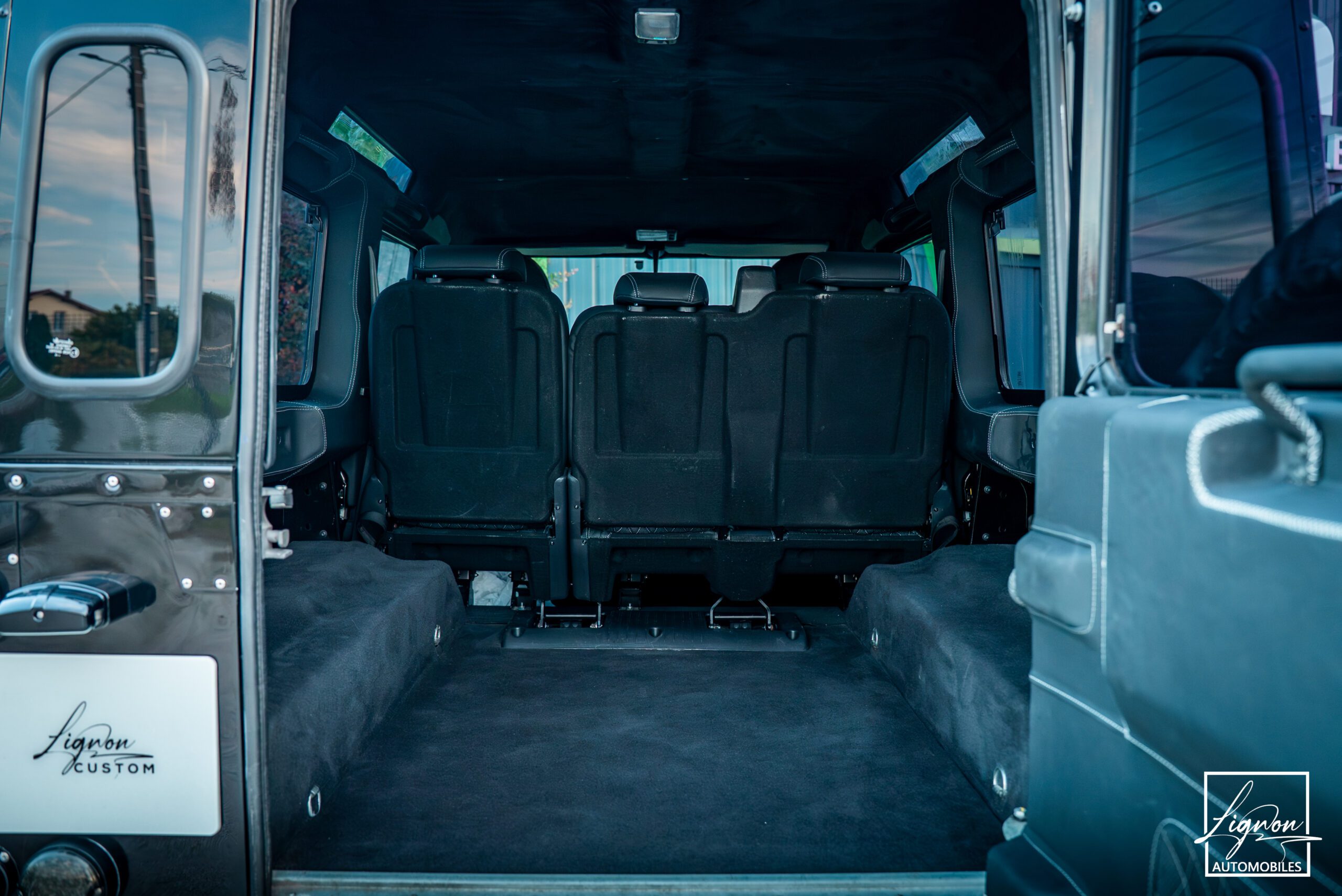 Photo Land Rover Defender "Midgnight Edition" 110 td4 SW 5 places 