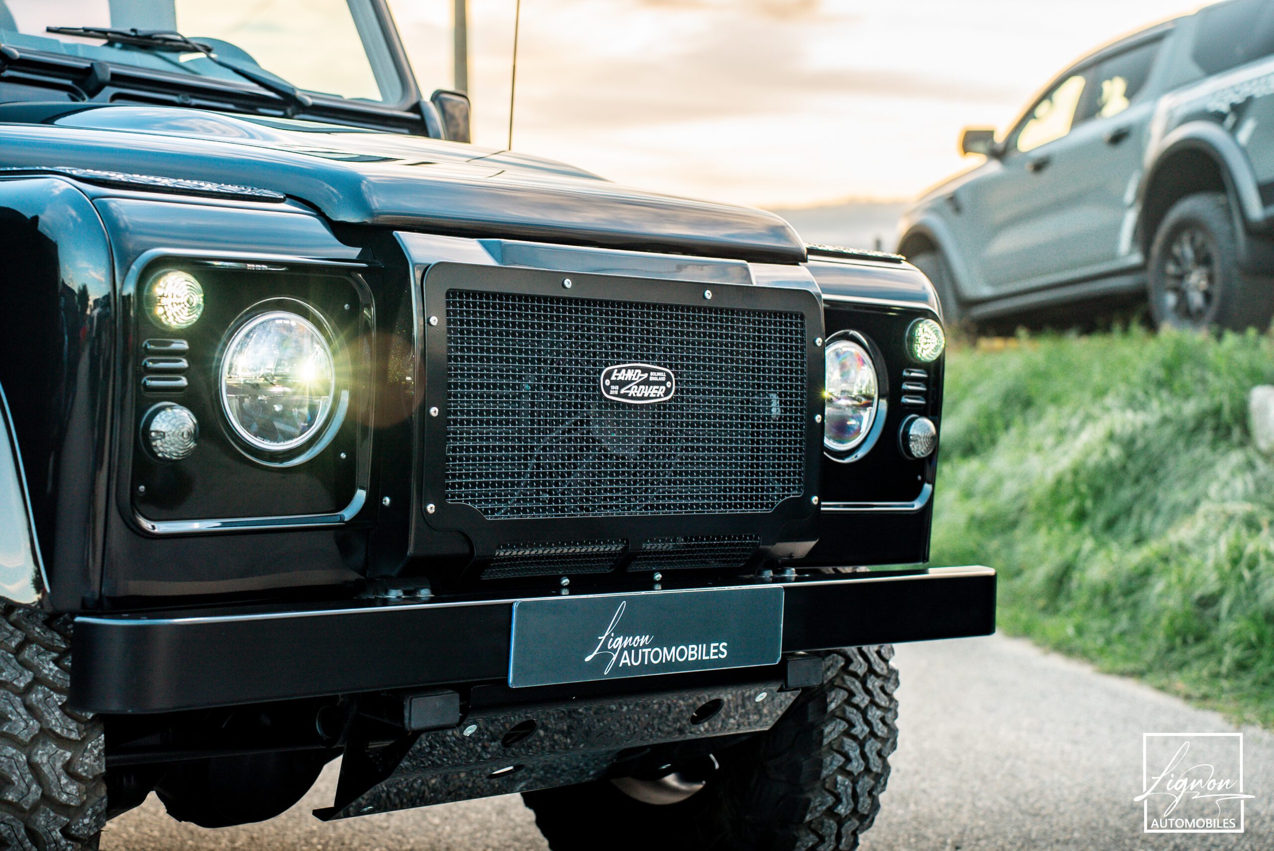 Photo Land Rover Defender "Midgnight Edition" 110 td4 SW 5 places 