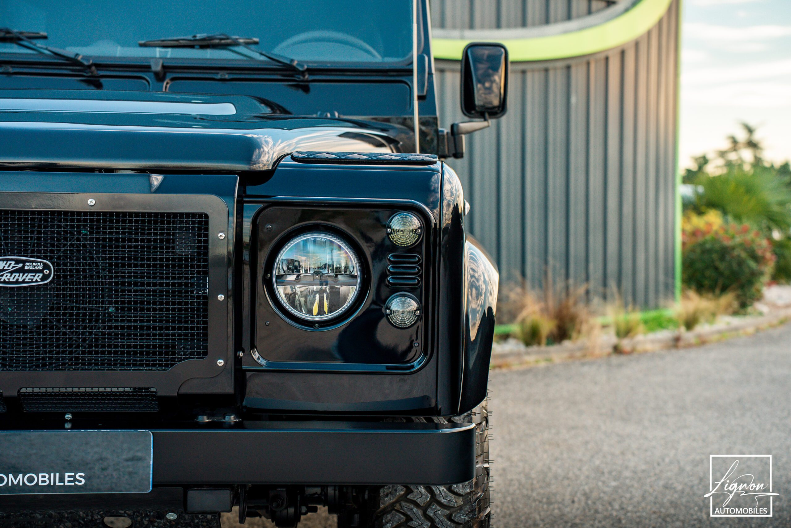 Photo Land Rover Defender "Midgnight Edition" 110 td4 SW 5 places 