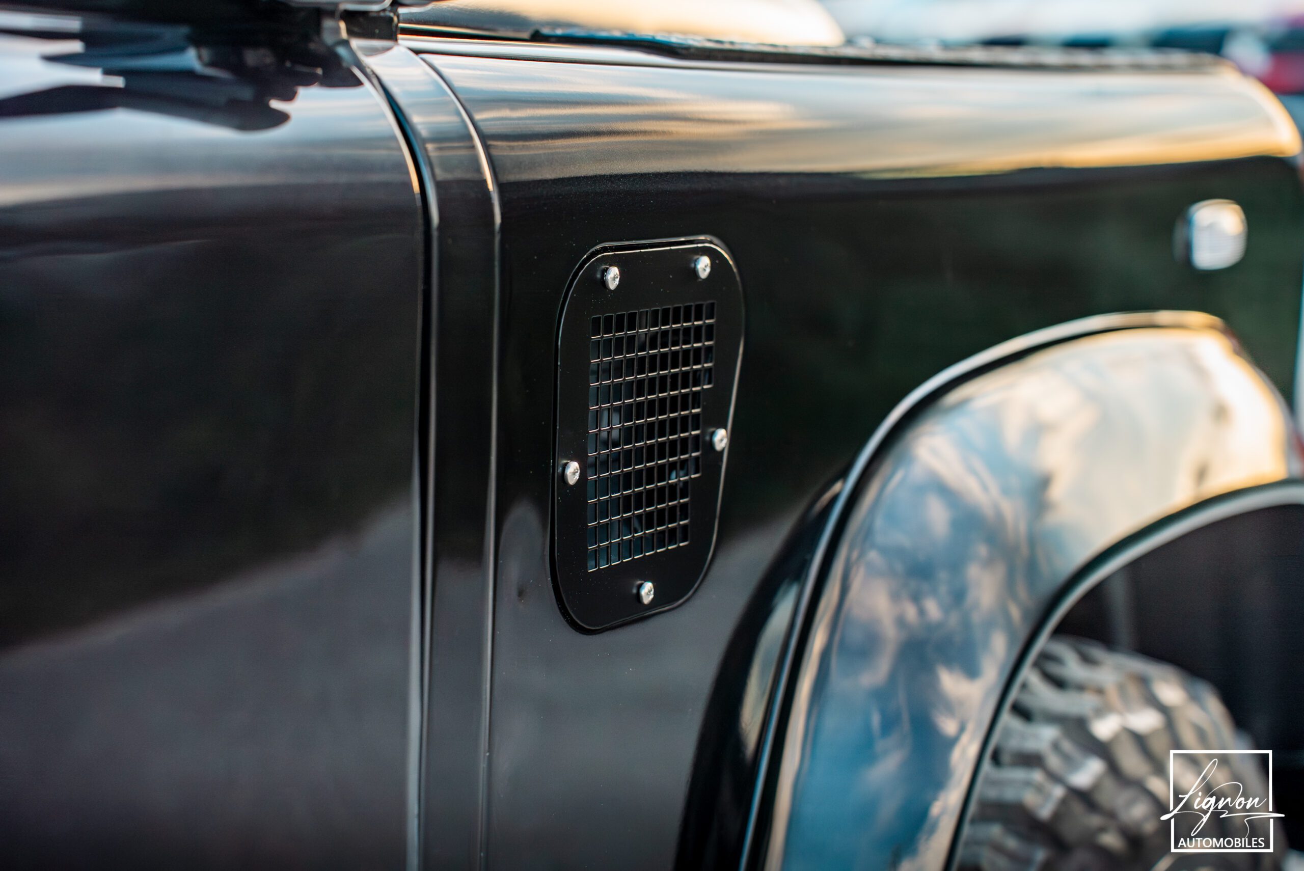 Photo Land Rover Defender "Midgnight Edition" 110 td4 SW 5 places 
