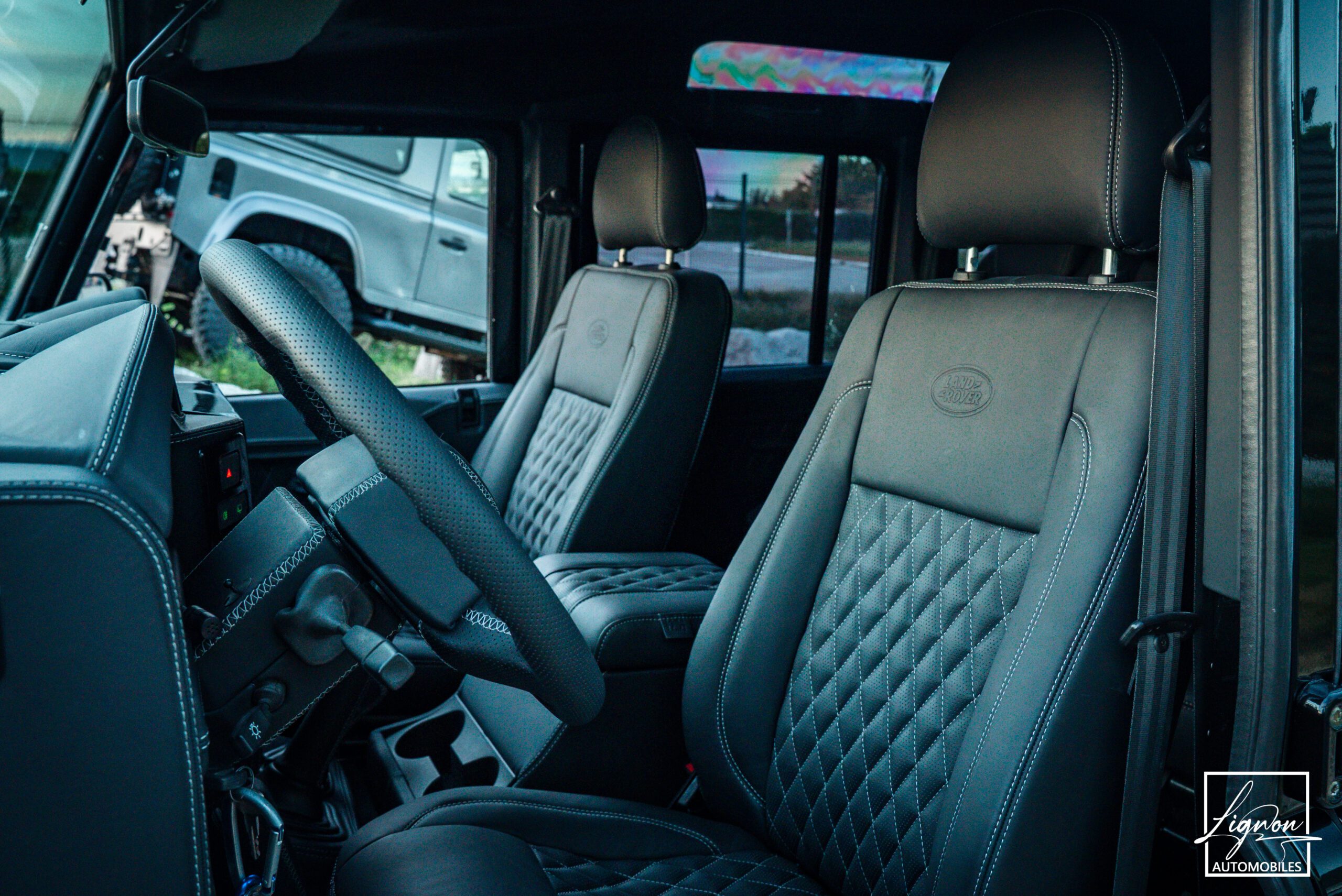 Photo Land Rover Defender "Midgnight Edition" 110 td4 SW 5 places 
