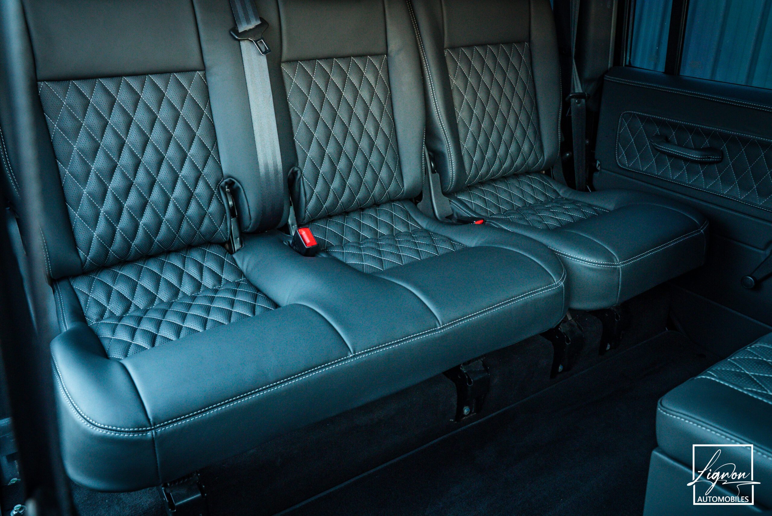 Photo Land Rover Defender "Midgnight Edition" 110 td4 SW 5 places 