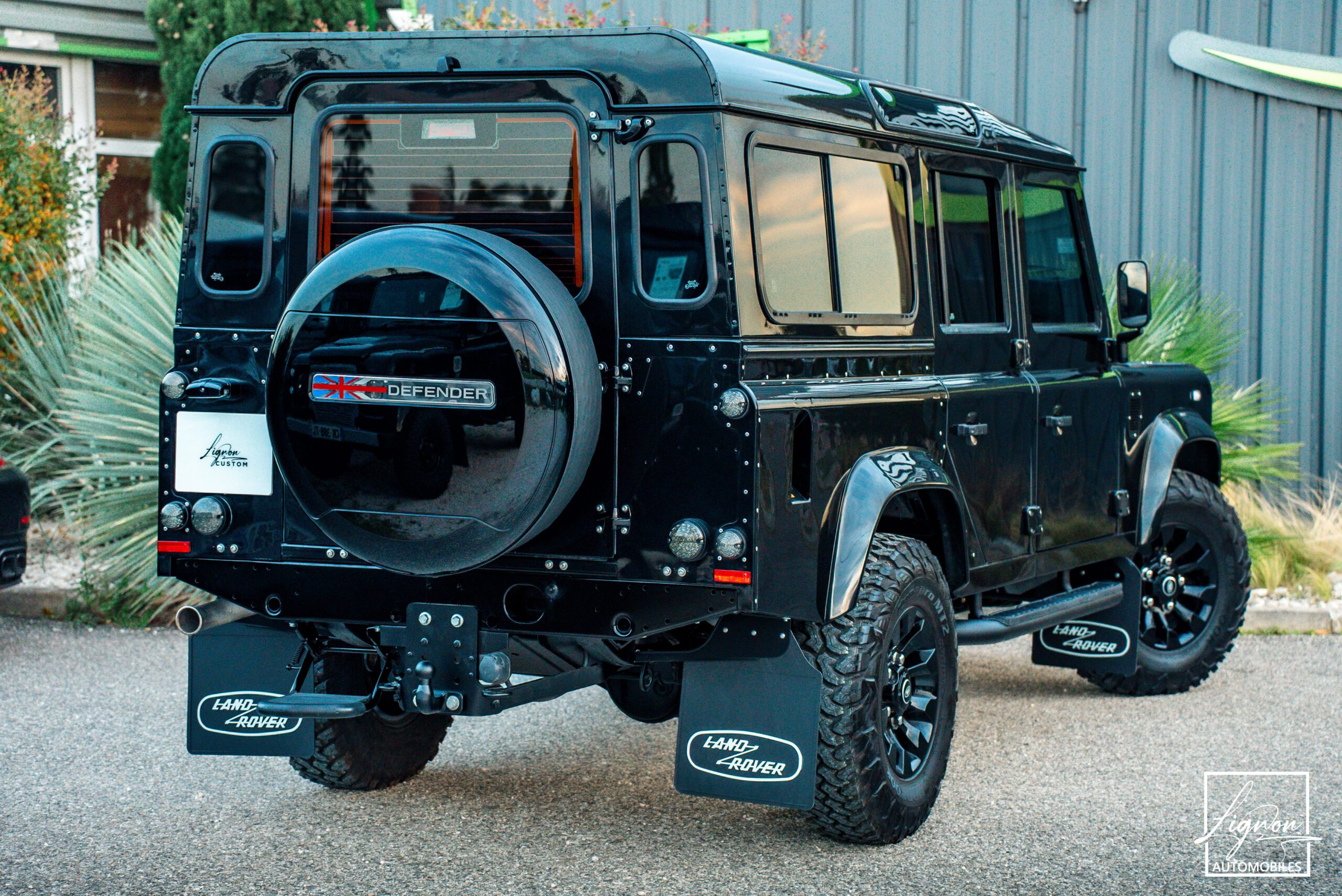 Photo Land Rover Defender "Midgnight Edition" 110 td4 SW 5 places 