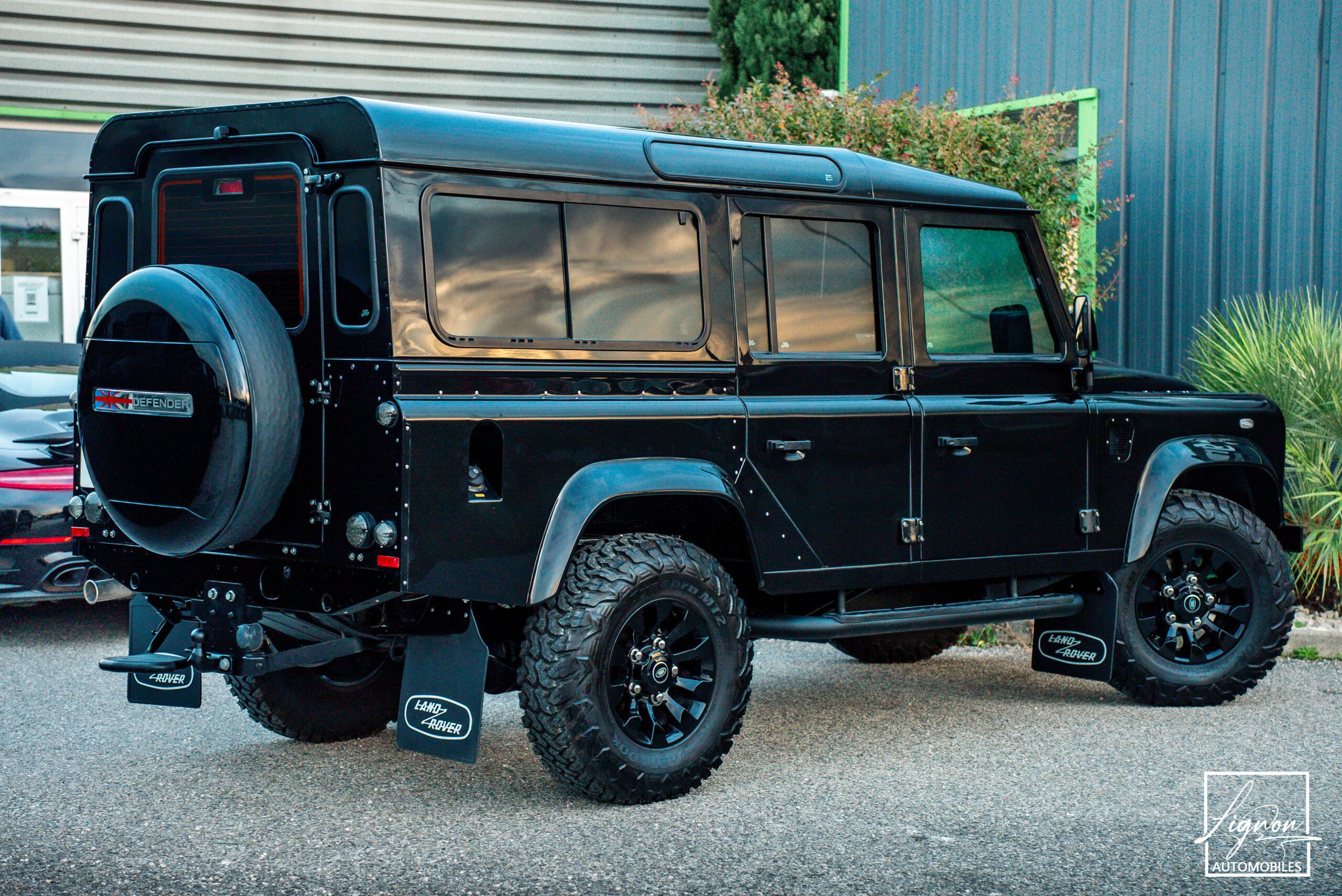 Photo Land Rover Defender "Midgnight Edition" 110 td4 SW 5 places 