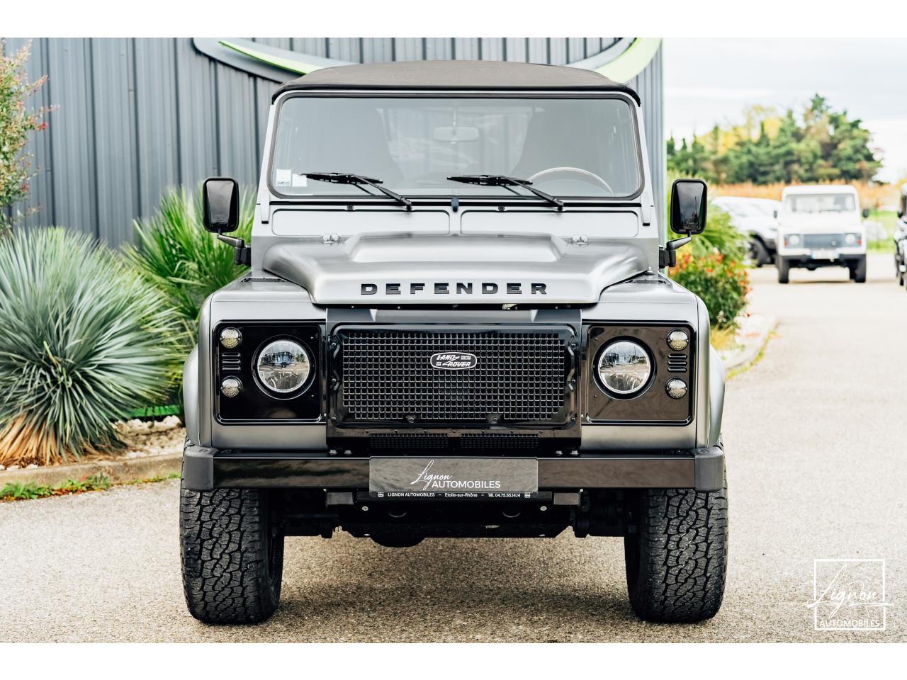 Photo LAND ROVER DEFENDER 110 2,2L Td4 Soft Top Frozen Grey