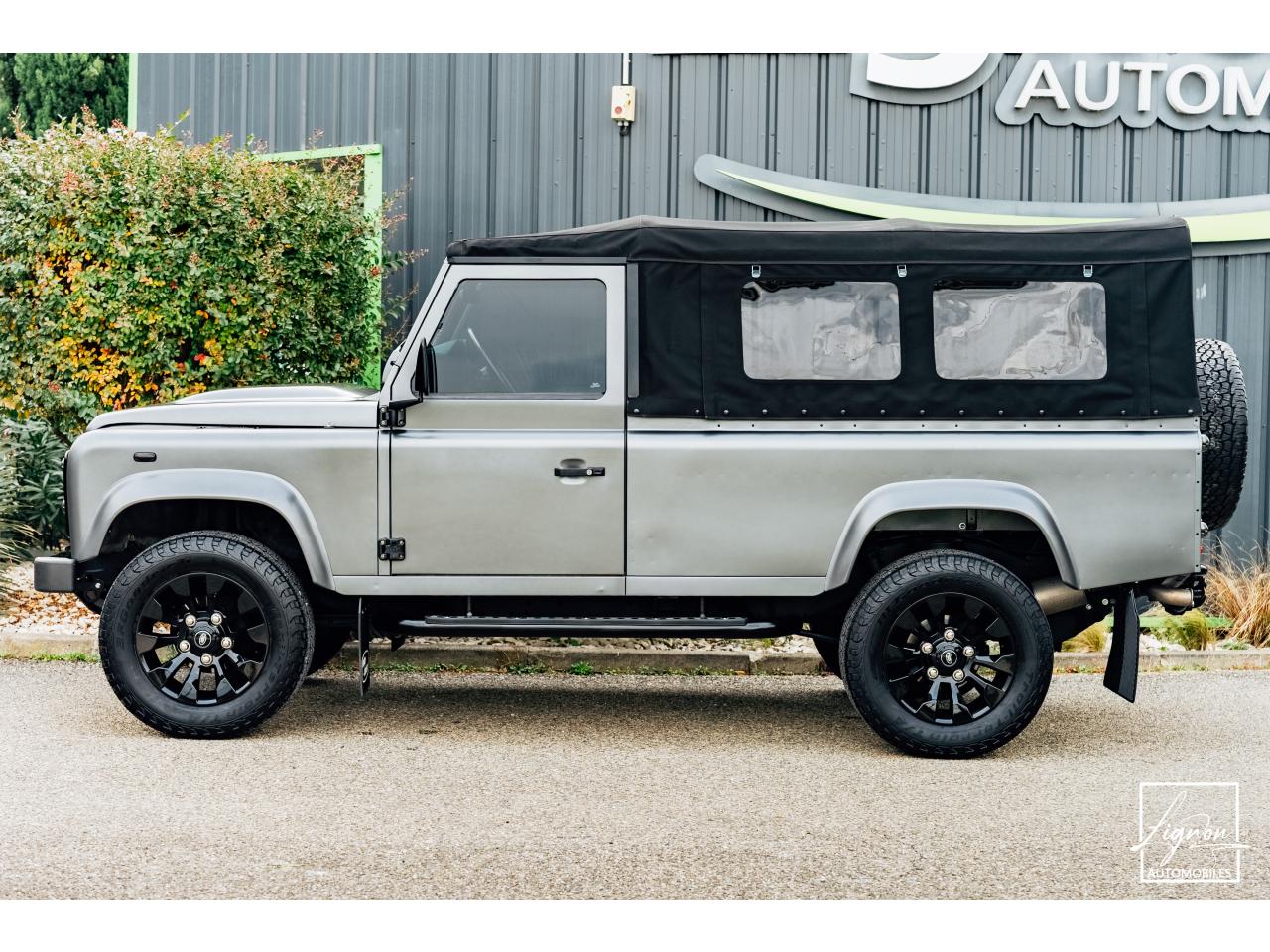 Photo LAND ROVER DEFENDER 110 2,2L Td4 Soft Top Frozen Grey