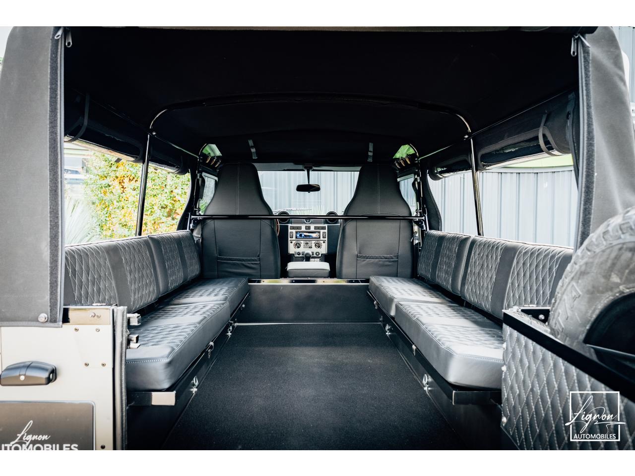 Photo LAND ROVER DEFENDER 110 2,2L Td4 Soft Top Frozen Grey