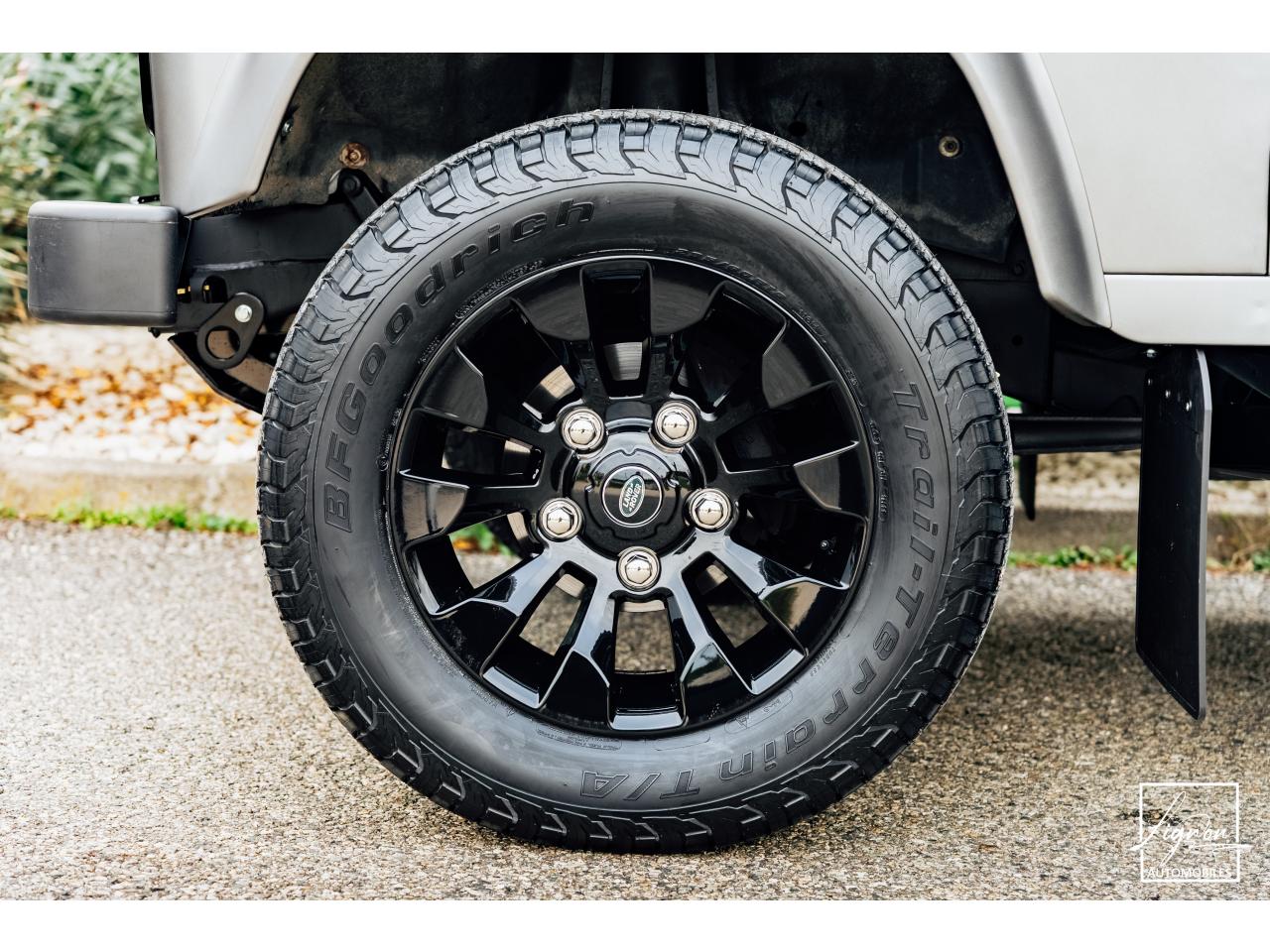 Photo LAND ROVER DEFENDER 110 2,2L Td4 Soft Top Frozen Grey