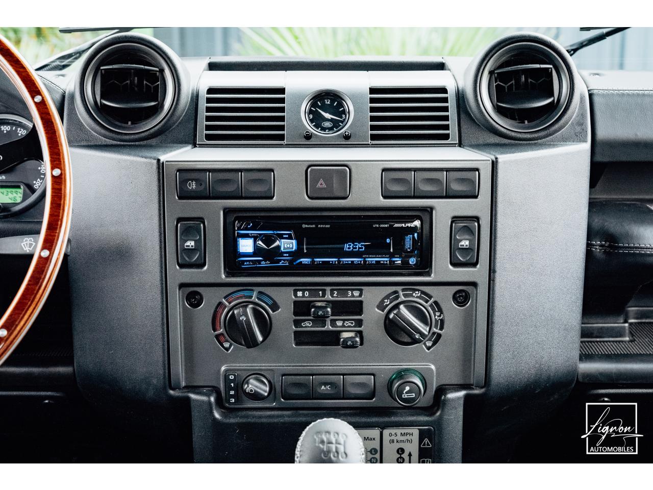 Photo LAND ROVER DEFENDER 110 2,2L Td4 Soft Top Frozen Grey