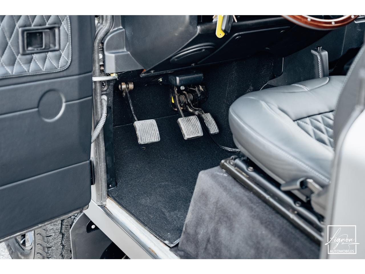 Photo LAND ROVER DEFENDER 110 2,2L Td4 Soft Top Frozen Grey