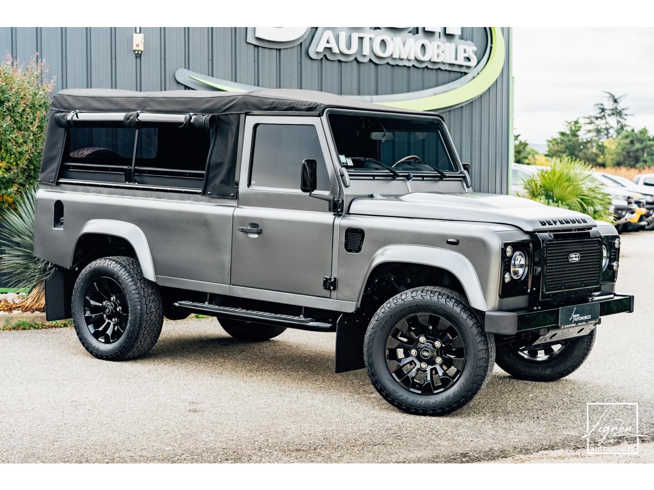 Photo LAND ROVER DEFENDER 110 2,2L Td4 Soft Top Frozen Grey