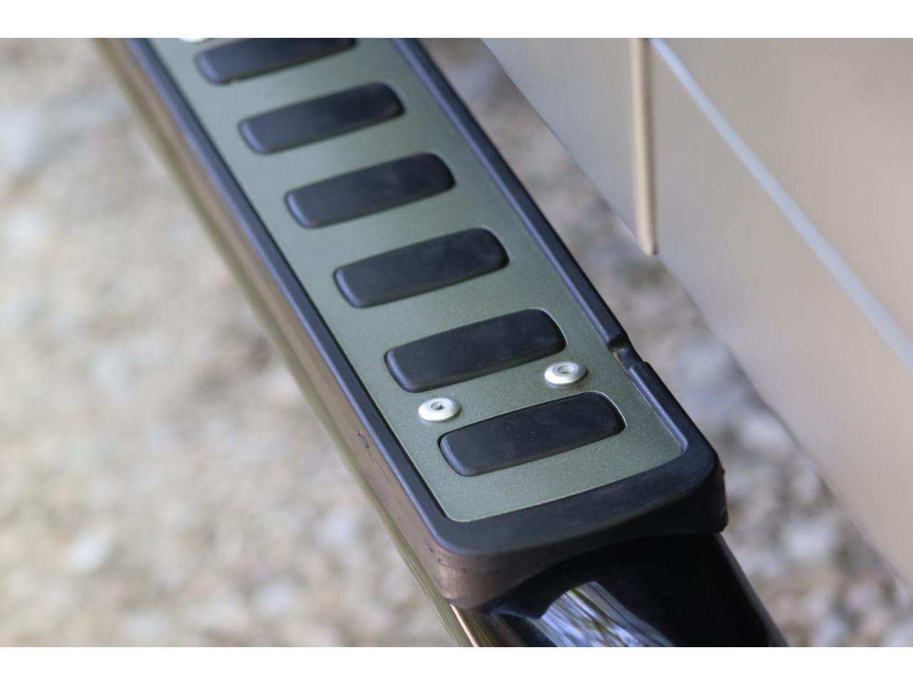 Photo LAND ROVER DEFENDER 90 TD4 2.4L Soft top  Pangea Mat