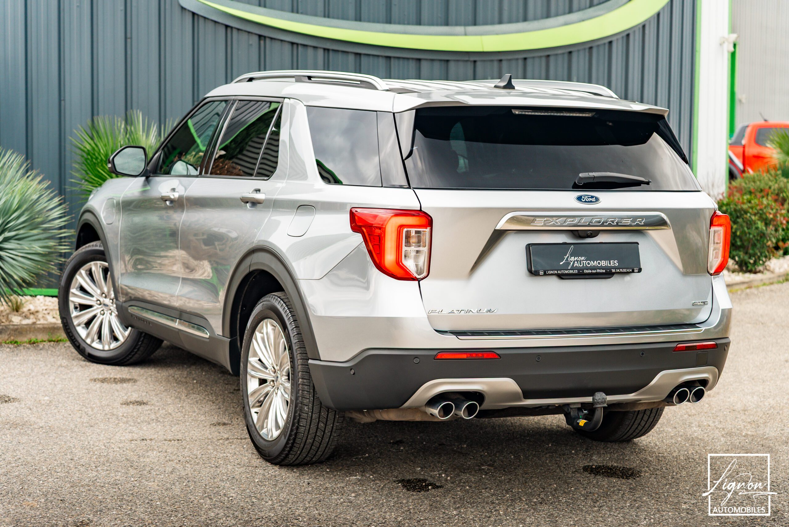 Photo FORD EXPLORER 3.0 ECOBOOST 457 ch Parallel PHEV Platinium i-AWD BVA10 - Attelage