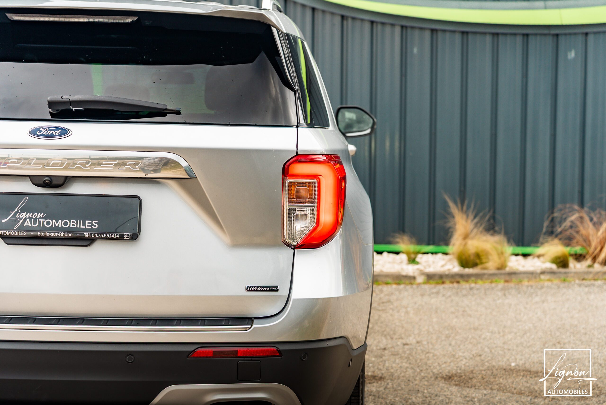 Photo FORD EXPLORER 3.0 ECOBOOST 457 ch Parallel PHEV Platinium i-AWD BVA10 - Attelage