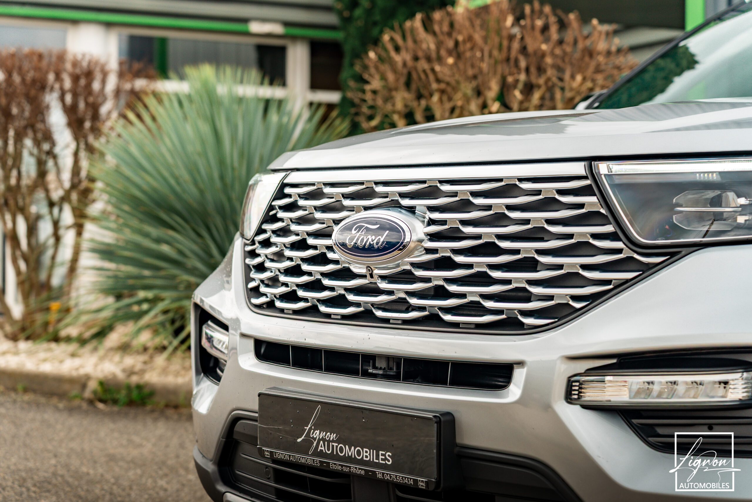 Photo FORD EXPLORER 3.0 ECOBOOST 457 ch Parallel PHEV Platinium i-AWD BVA10 - Attelage