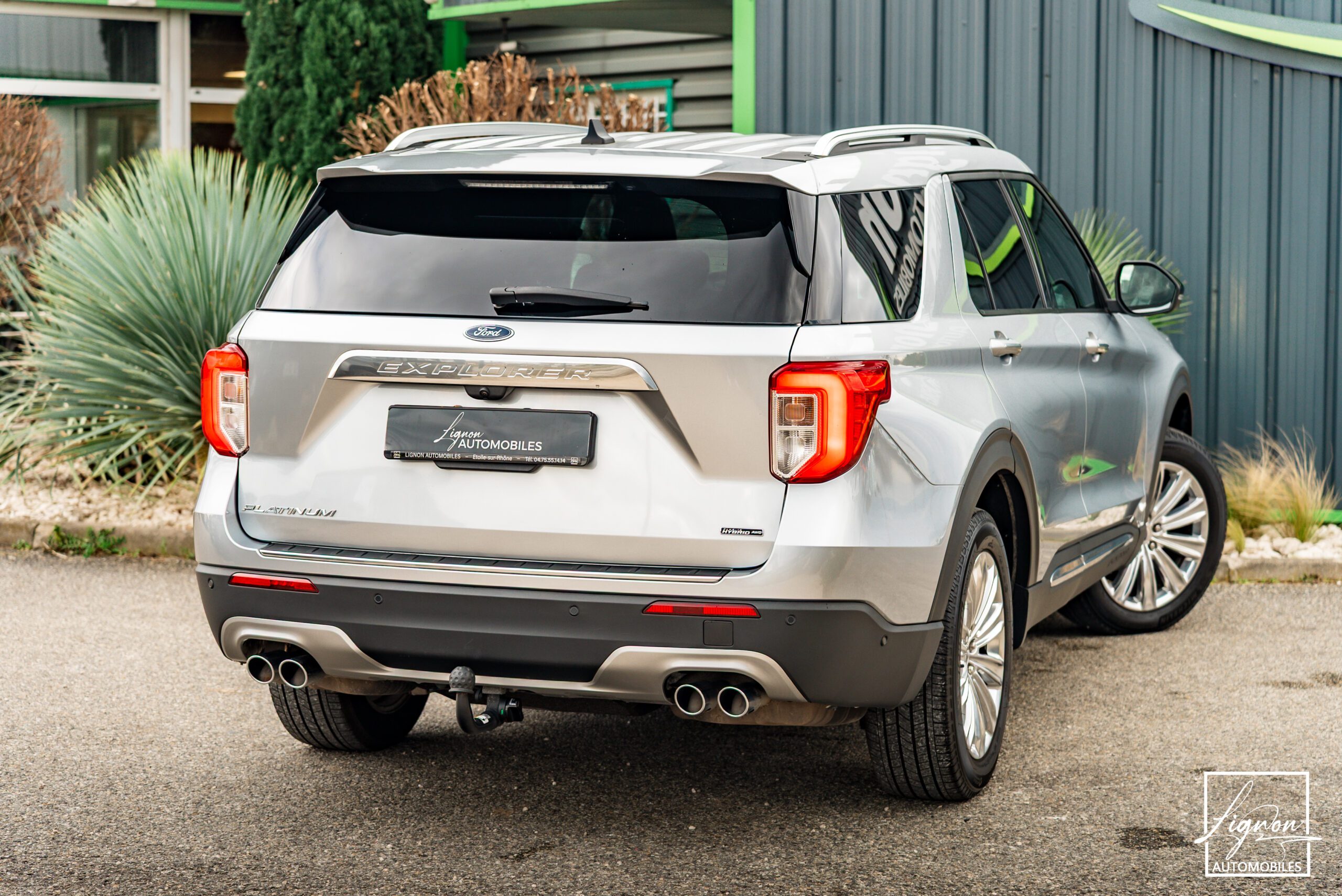 Photo FORD EXPLORER 3.0 ECOBOOST 457 ch Parallel PHEV Platinium i-AWD BVA10 - Attelage