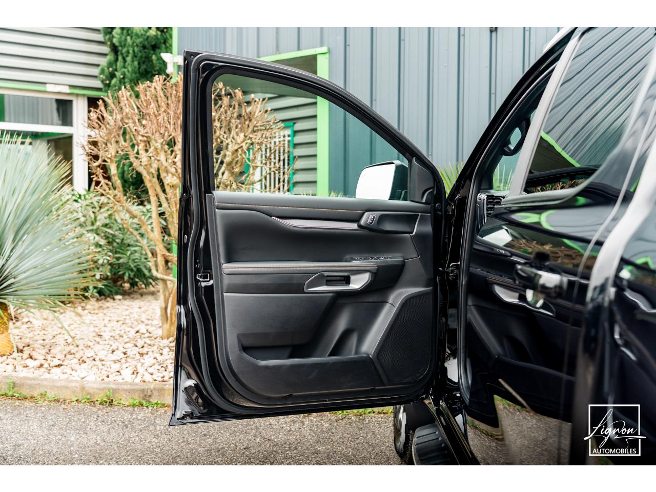Photo FORD RANGER Wildtrak 2025 Double Cabine 2.0 ECOBLUE 205 CH - TVA Apparente