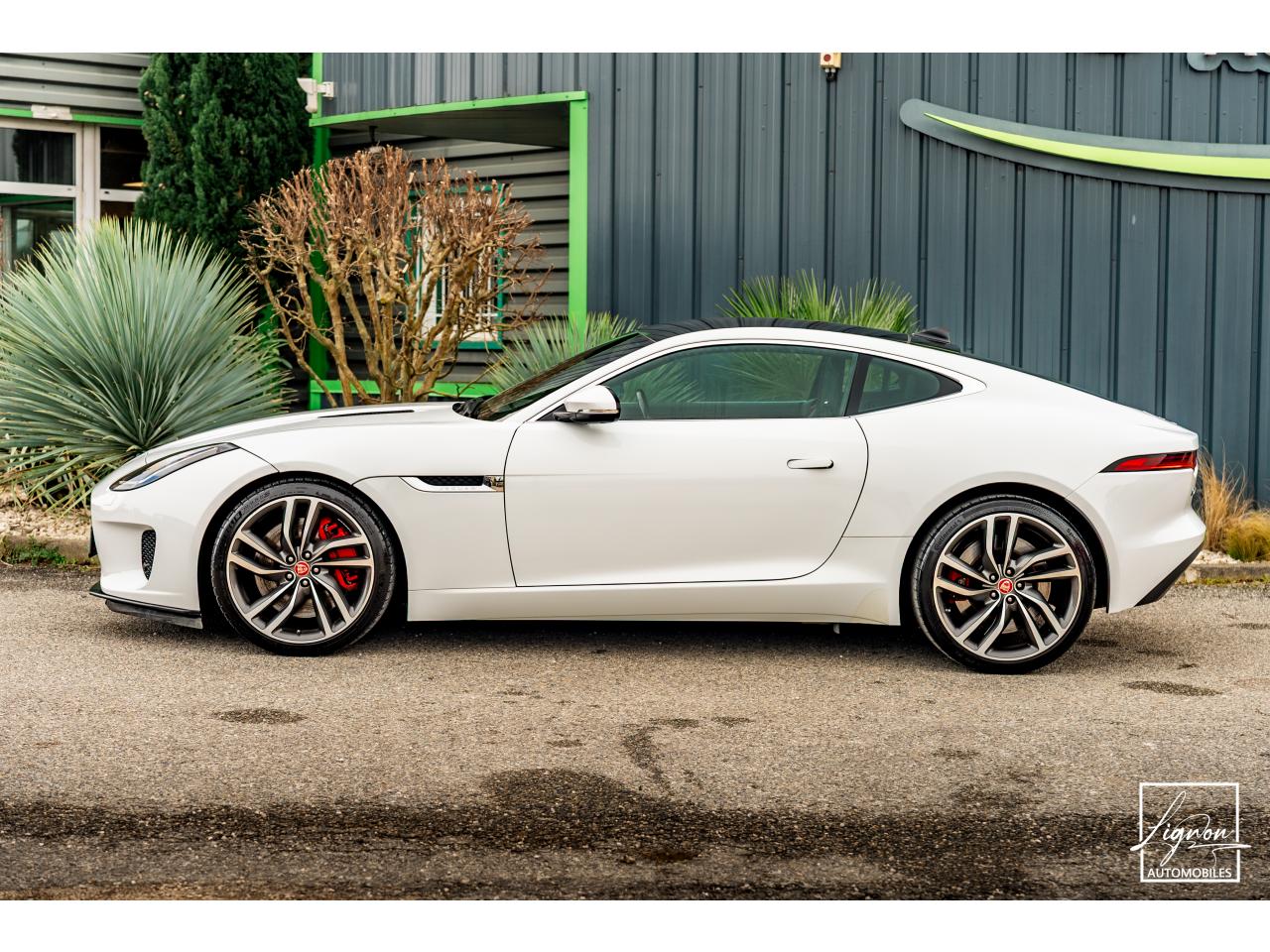 Photo JAGUAR F-TYPE Coupé 340 CH V6 BVA8 - Toit panoramique