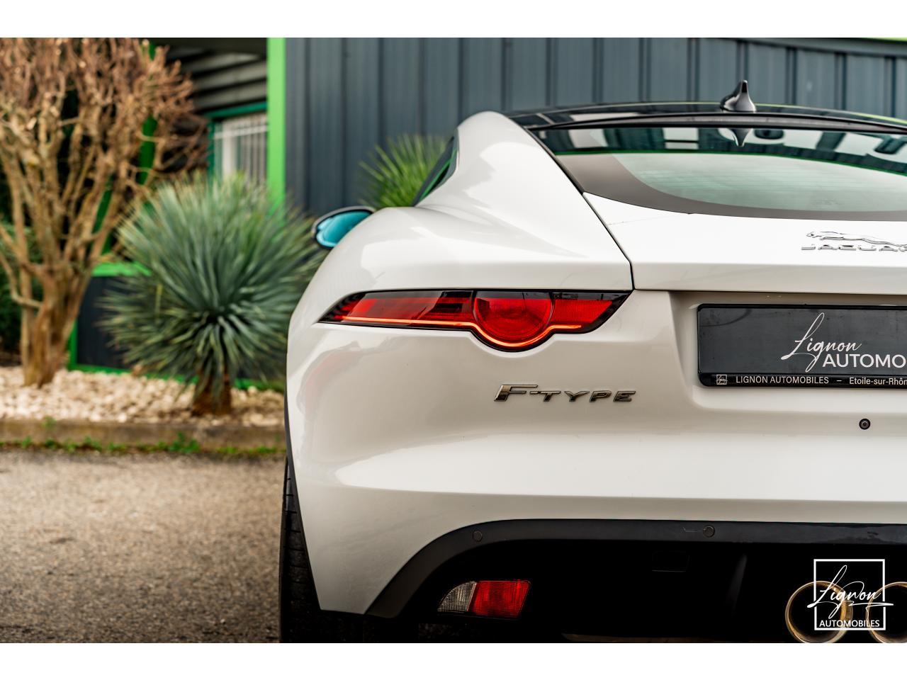 Photo JAGUAR F-TYPE Coupé 340 CH V6 BVA8 - Toit panoramique