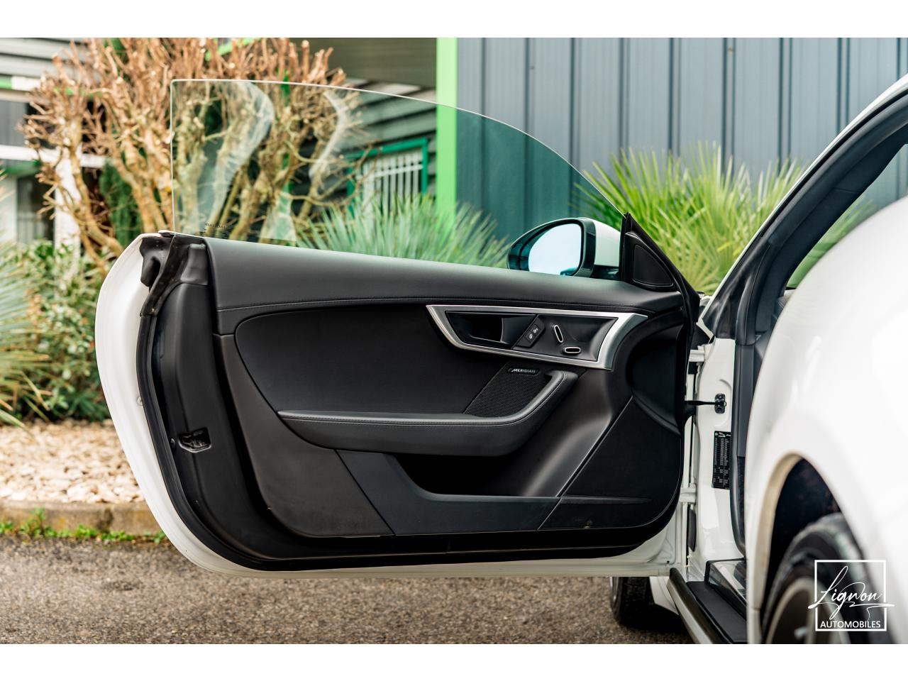 Photo JAGUAR F-TYPE Coupé 340 CH V6 BVA8 - Toit panoramique