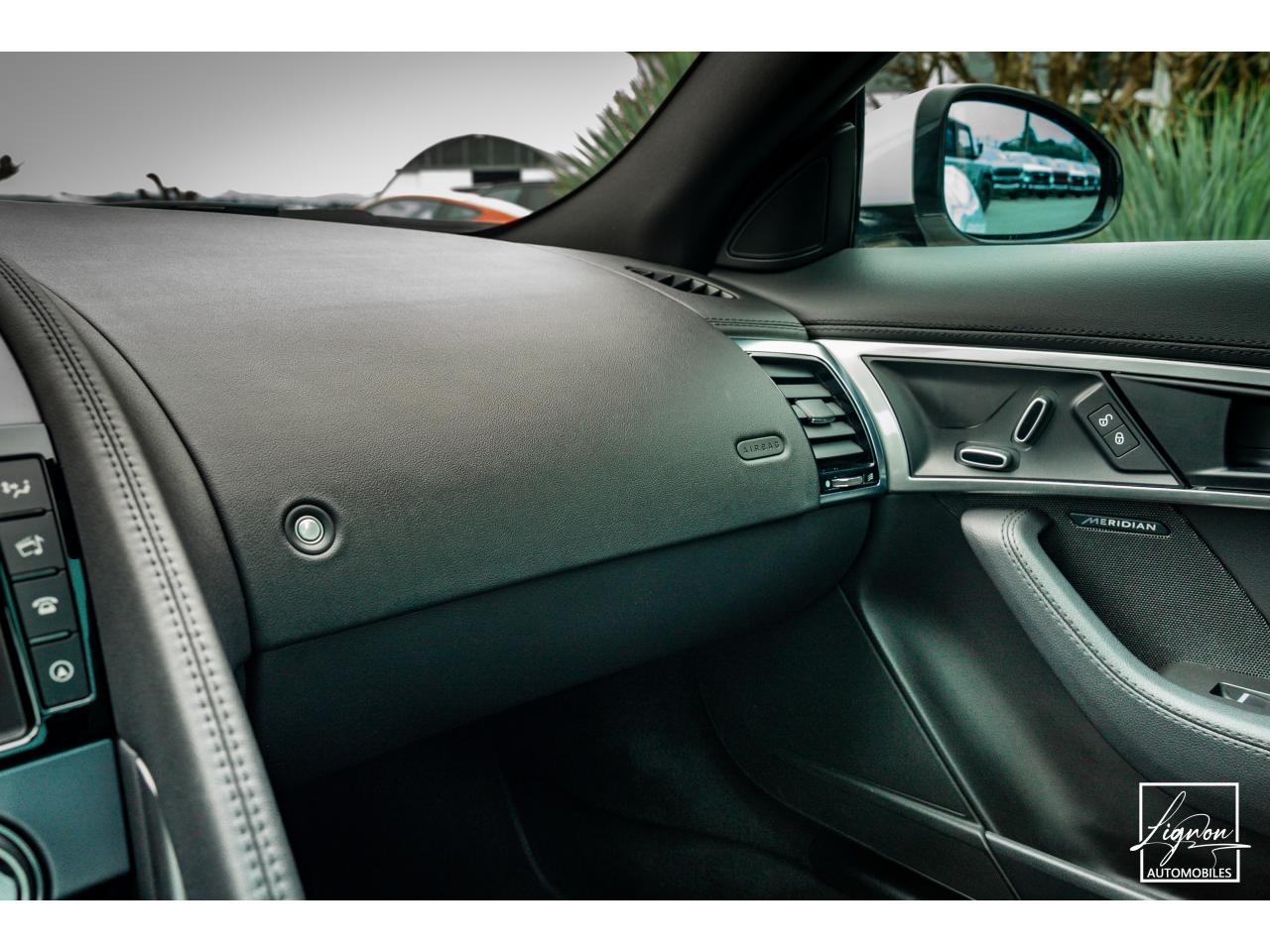 Photo JAGUAR F-TYPE Coupé 340 CH V6 BVA8 - Toit panoramique