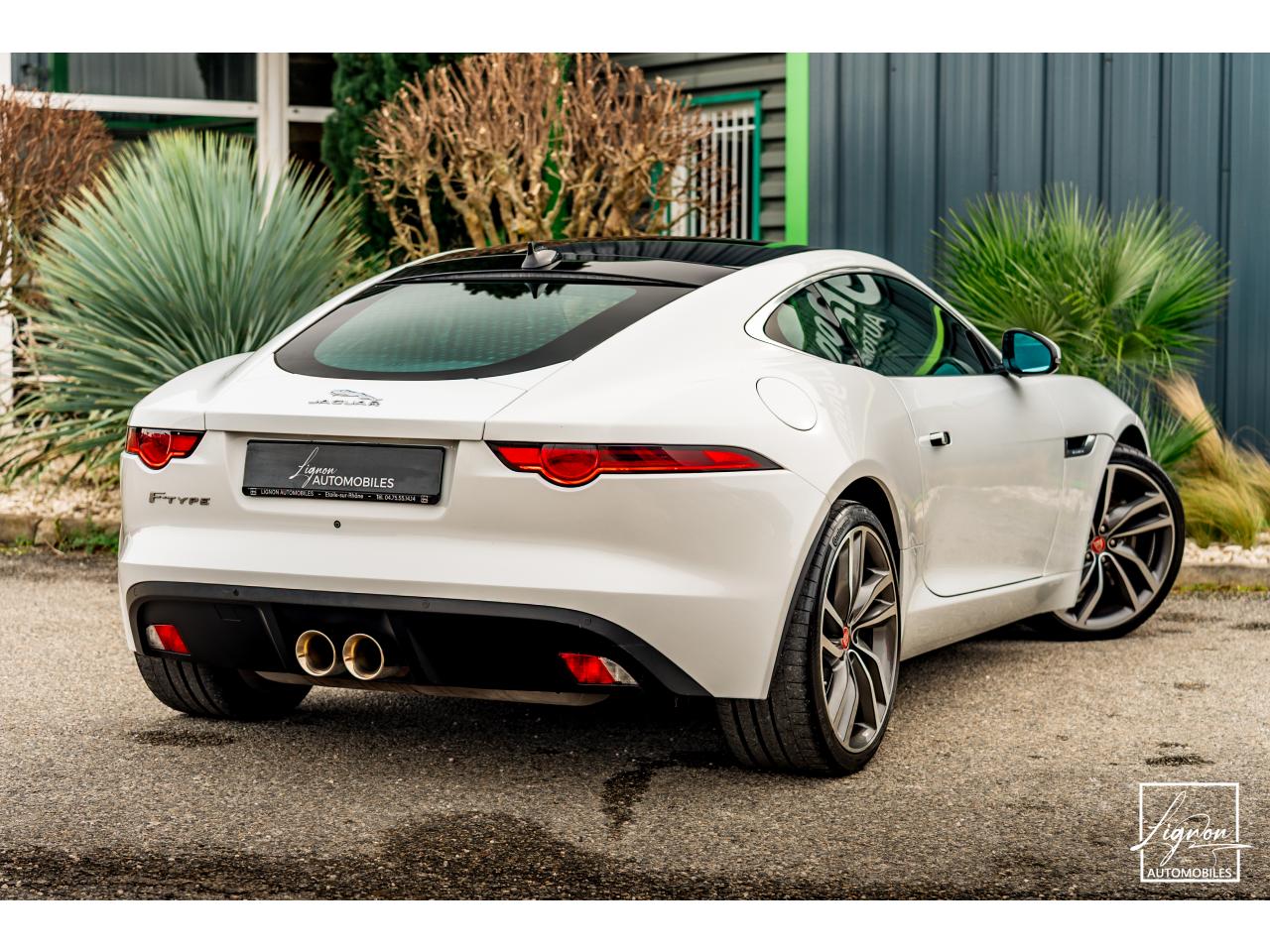 Photo JAGUAR F-TYPE Coupé 340 CH V6 BVA8 - Toit panoramique