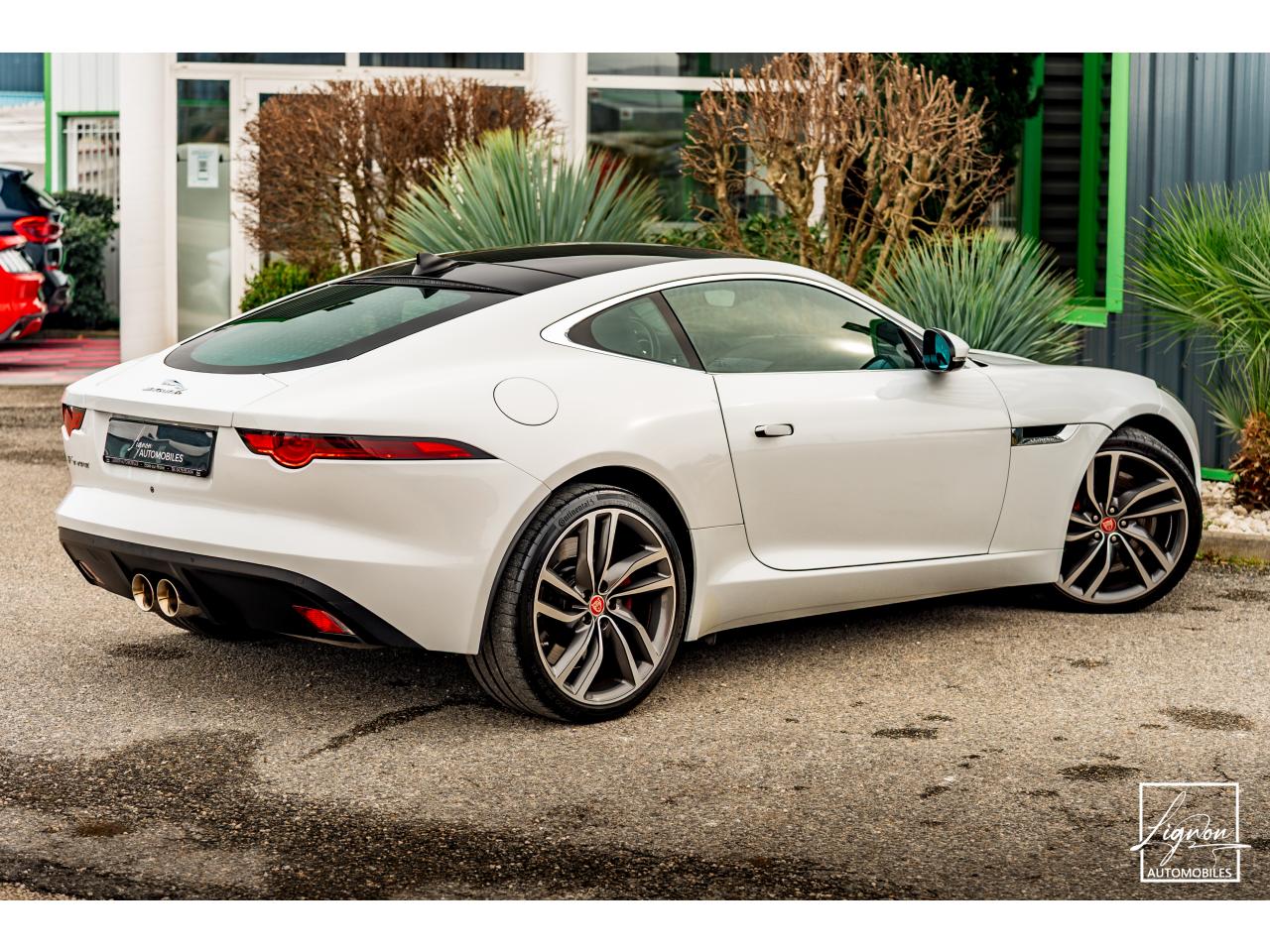 Photo JAGUAR F-TYPE Coupé 340 CH V6 BVA8 - Toit panoramique