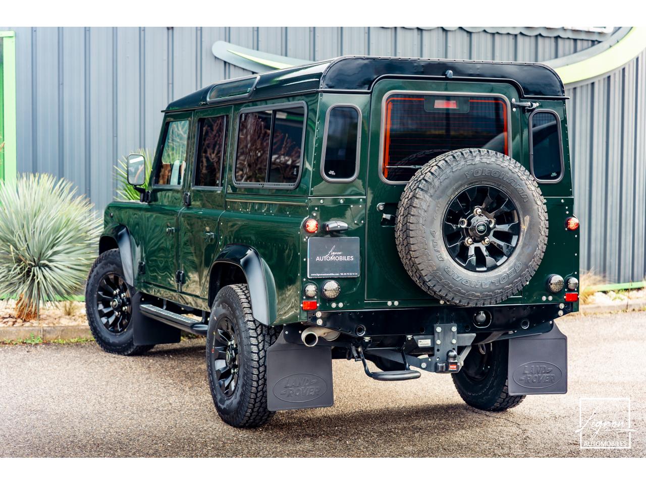 Photo LAND ROVER DEFENDER 110 td5 Station Wagon 9 places Brewster Green
