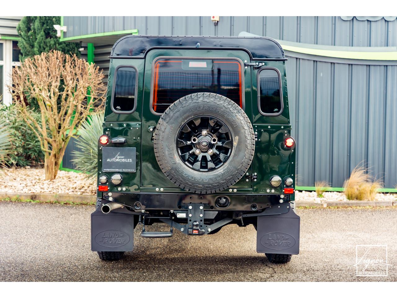 Photo LAND ROVER DEFENDER 110 td5 Station Wagon 9 places Brewster Green