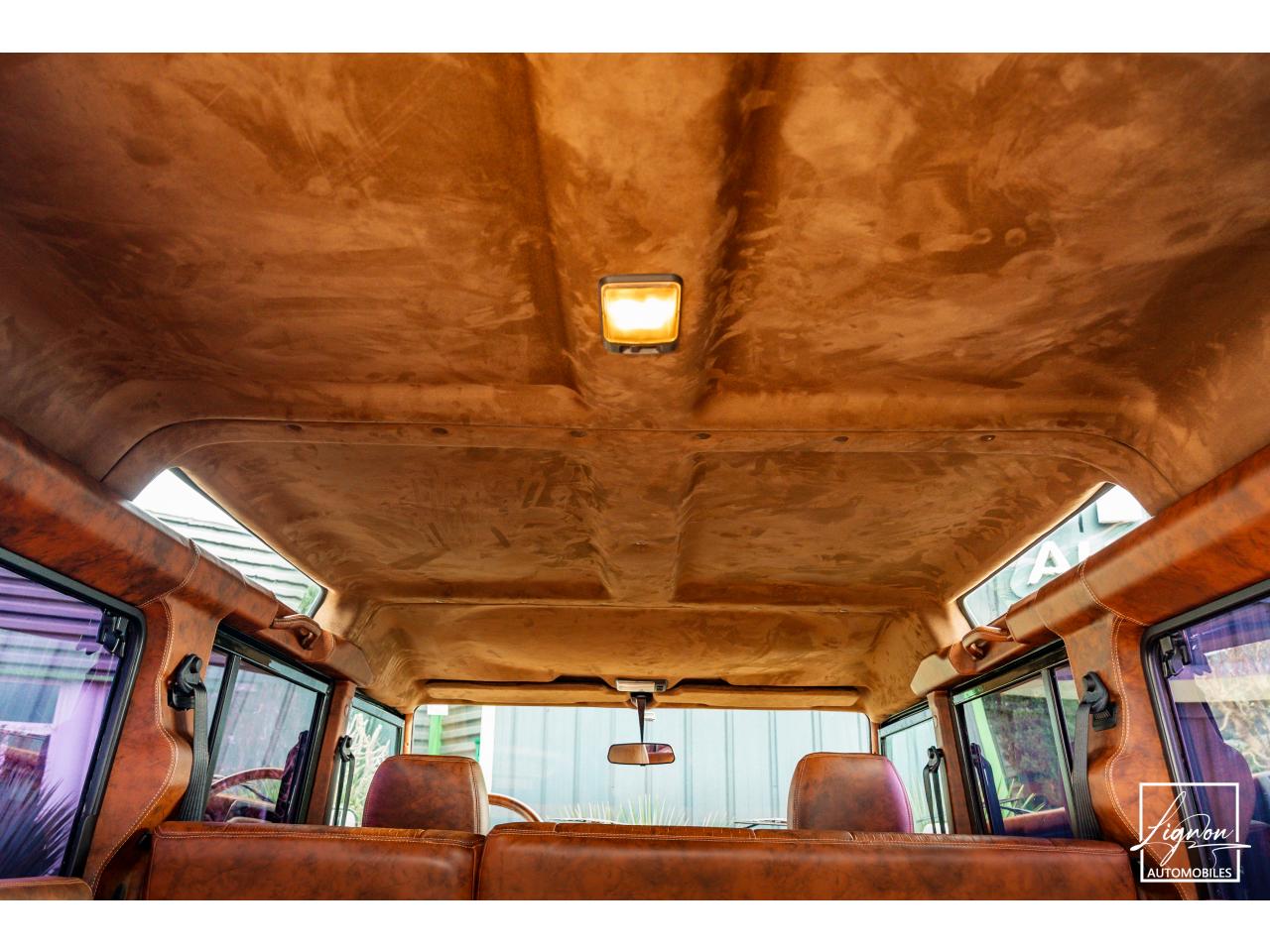 Photo LAND ROVER DEFENDER 110 td5 Station Wagon 9 places Brewster Green